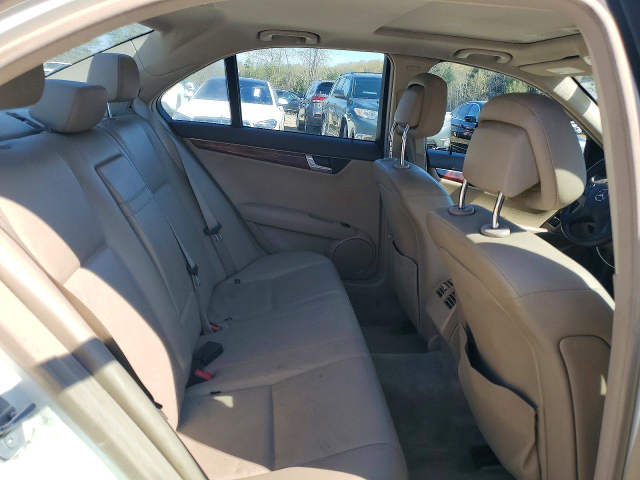 2010 Mercedes-benz C 300 4matic Белый vin: WDDGF8BB6AF490622