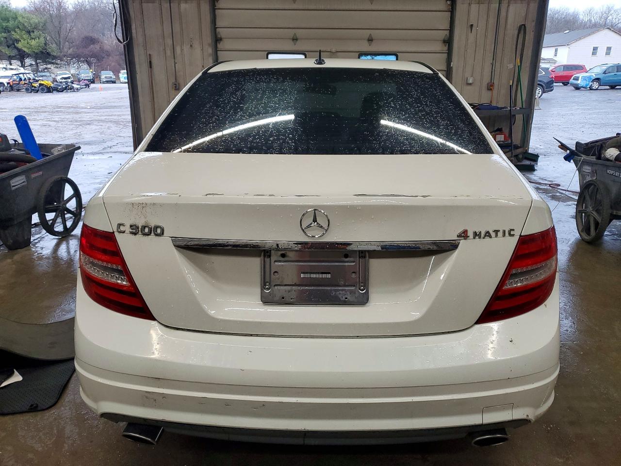 2010 Mercedes-benz C 300 4matic White vin: WDDGF8BB6AR088081