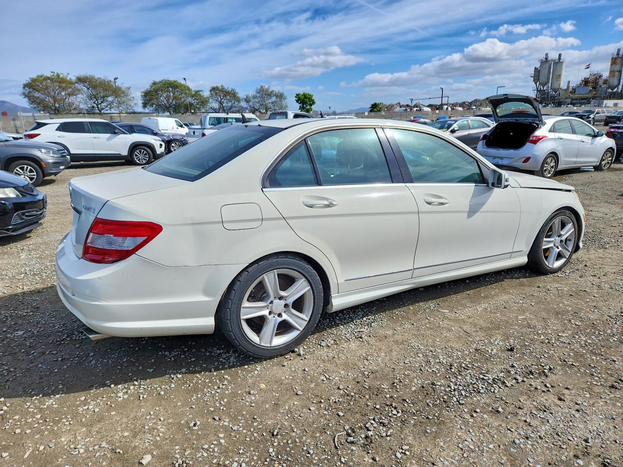 2010 Mercedes-benz C 300 4matic Белый vin: WDDGF8BB6AR092633