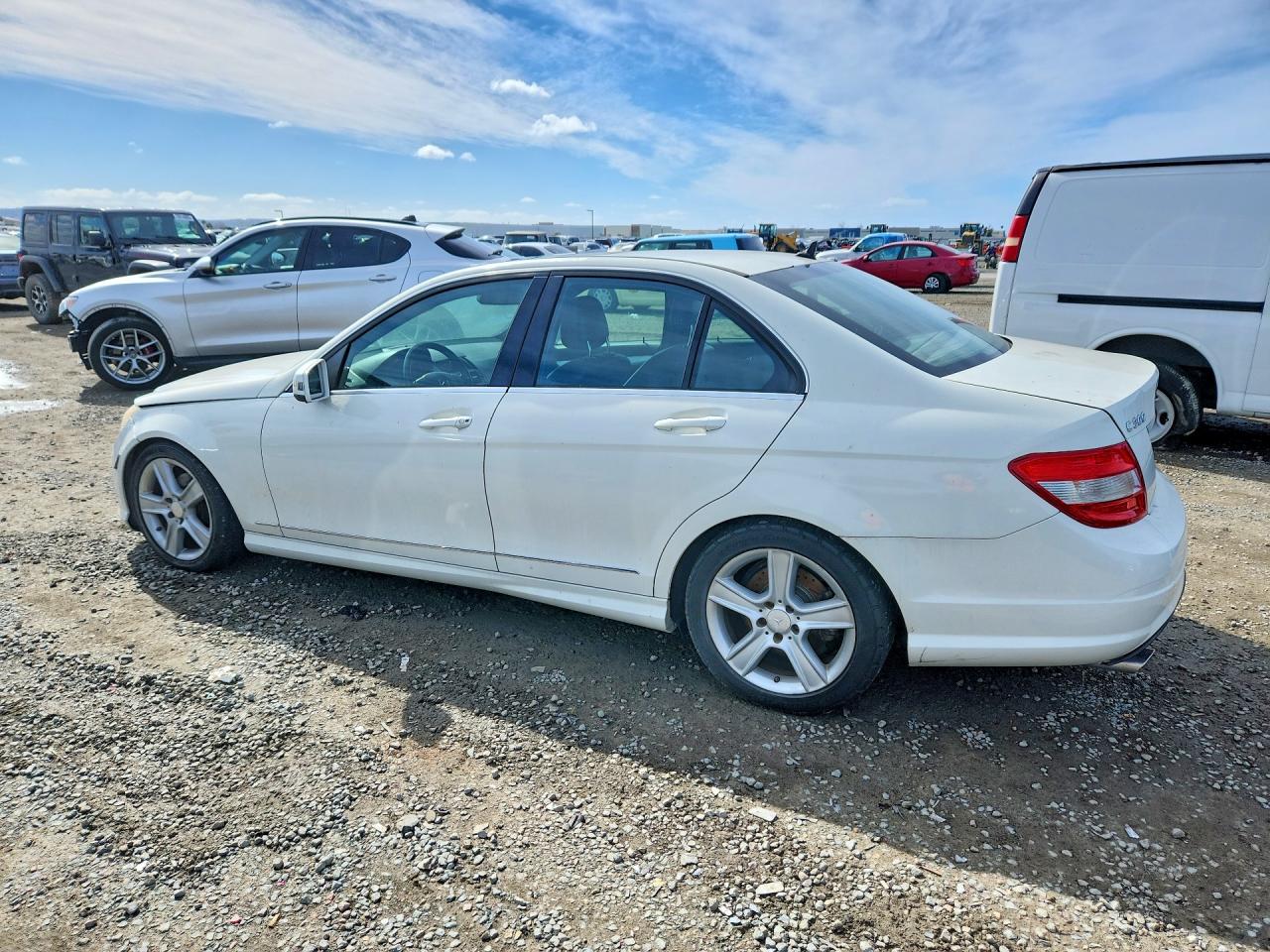 2010 Mercedes-benz C 300 4matic Белый vin: WDDGF8BB6AR092633