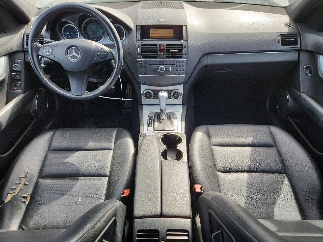 2010 Mercedes-benz C 300 4matic Белый vin: WDDGF8BB6AR092633