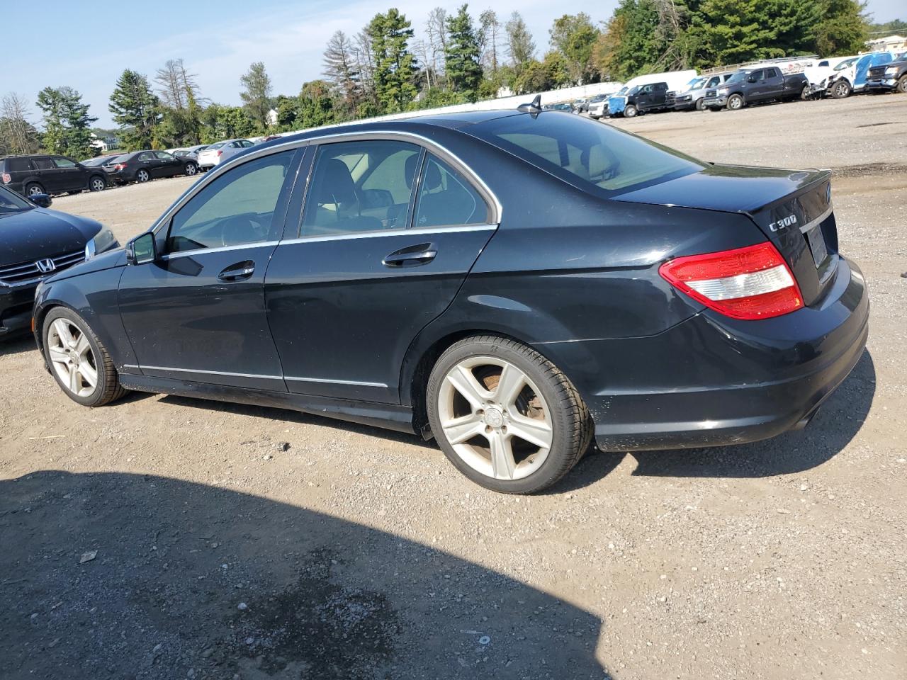 2011 Mercedes-benz C Class Черный vin: WDDGF8BB6BF645929