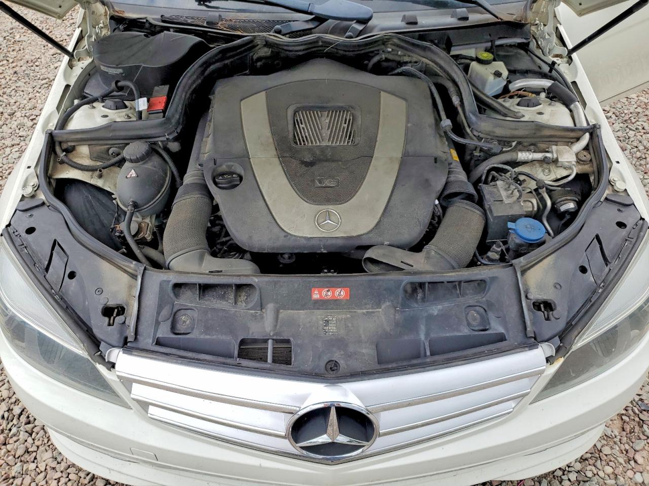 2011 Mercedes-benz C 300 4matic White vin: WDDGF8BB6BR153156
