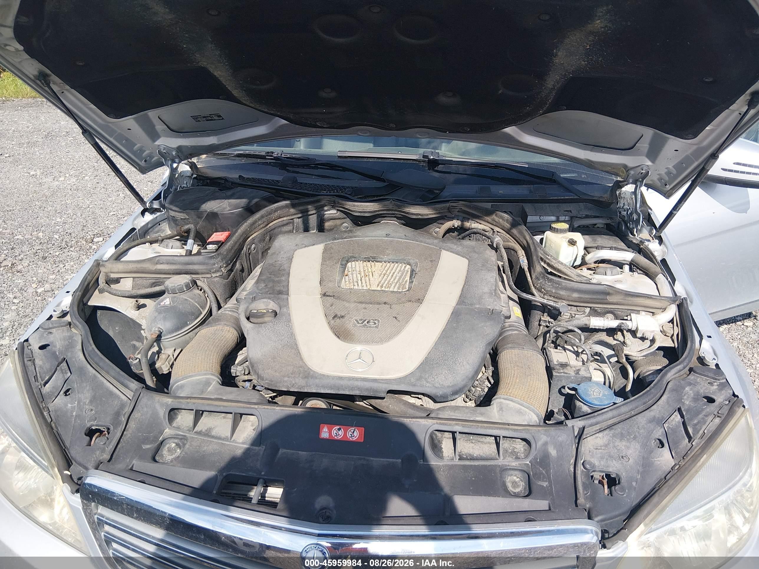 2011 Mercedes-benz C 300 Luxury 4matic/sport 4matic Серебряный vin: WDDGF8BB6BR174167