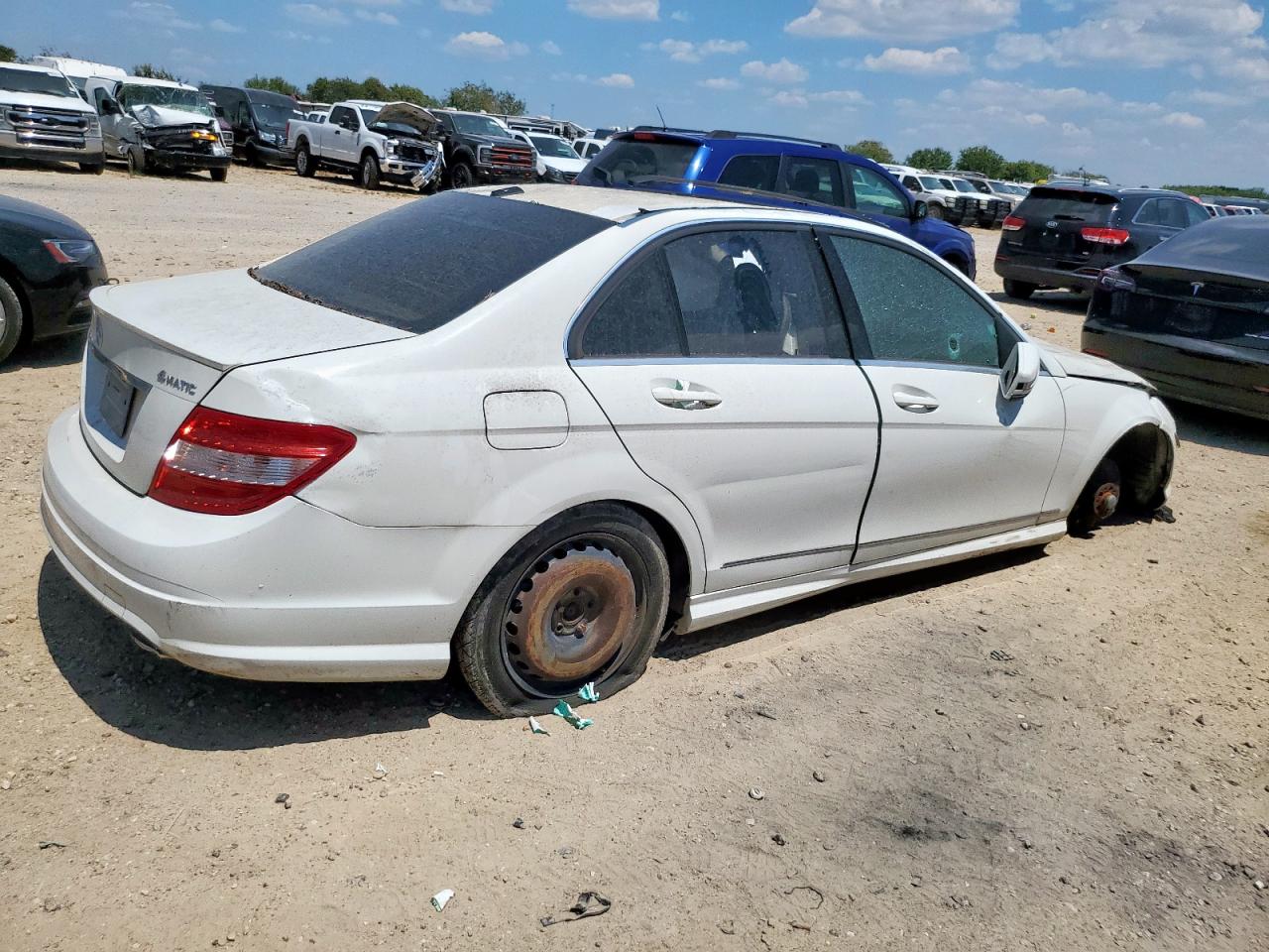 2011 Mercedes-benz C 300 4matic Белый vin: WDDGF8BB6BR176159