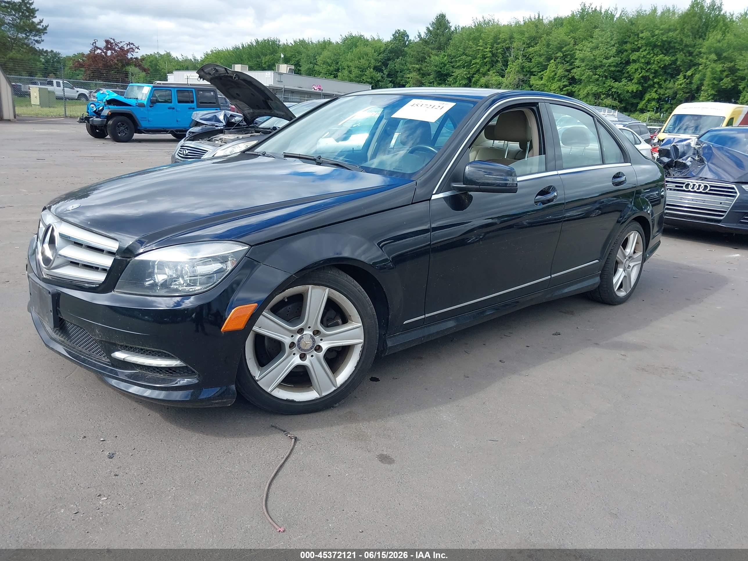 2011 Mercedes-benz C 300 Luxury 4matic/sport 4matic Черный vin: WDDGF8BB6BR182169