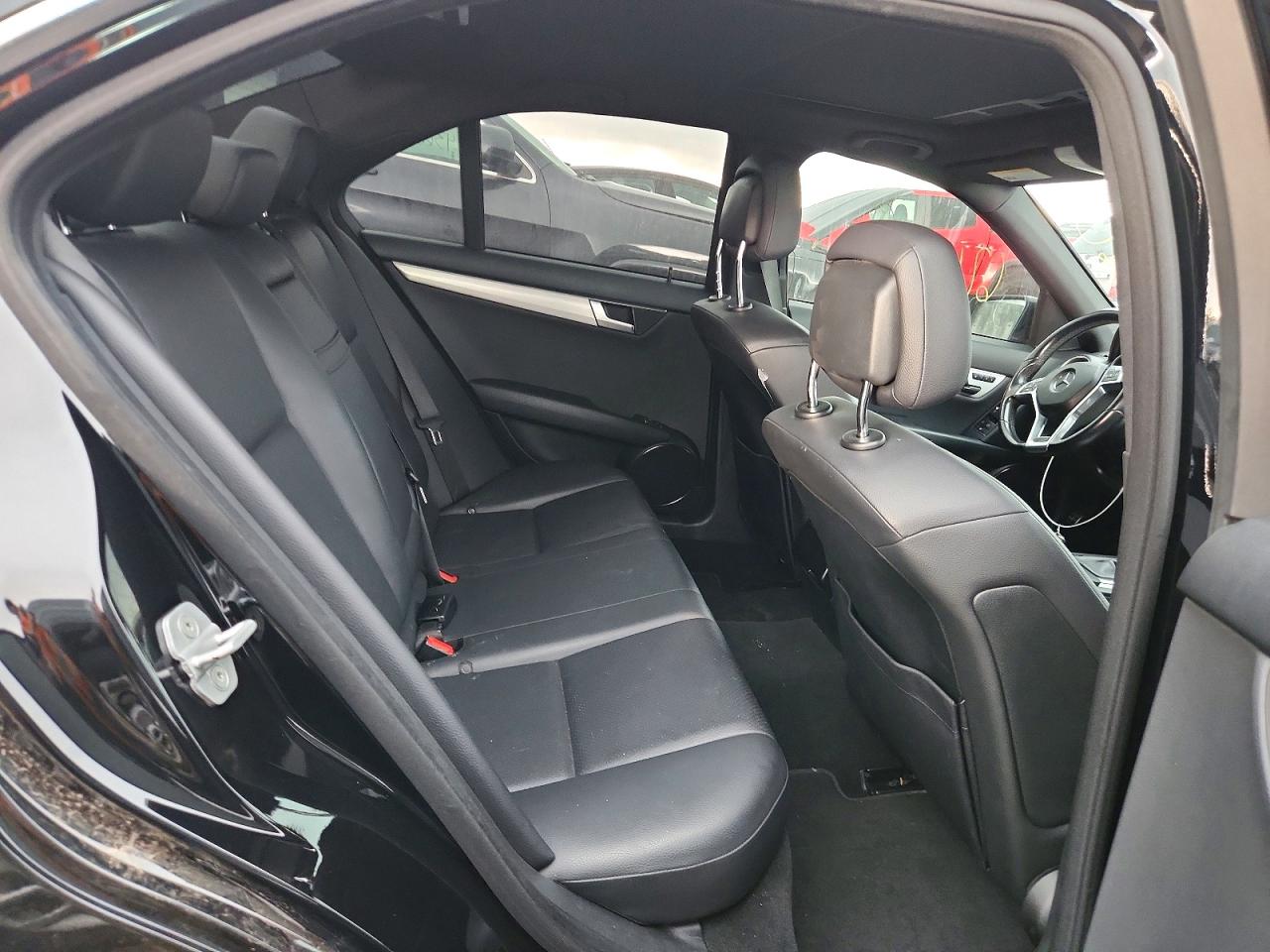 2012 Mercedes-benz C 300 4matic Black vin: WDDGF8BB6CA602576
