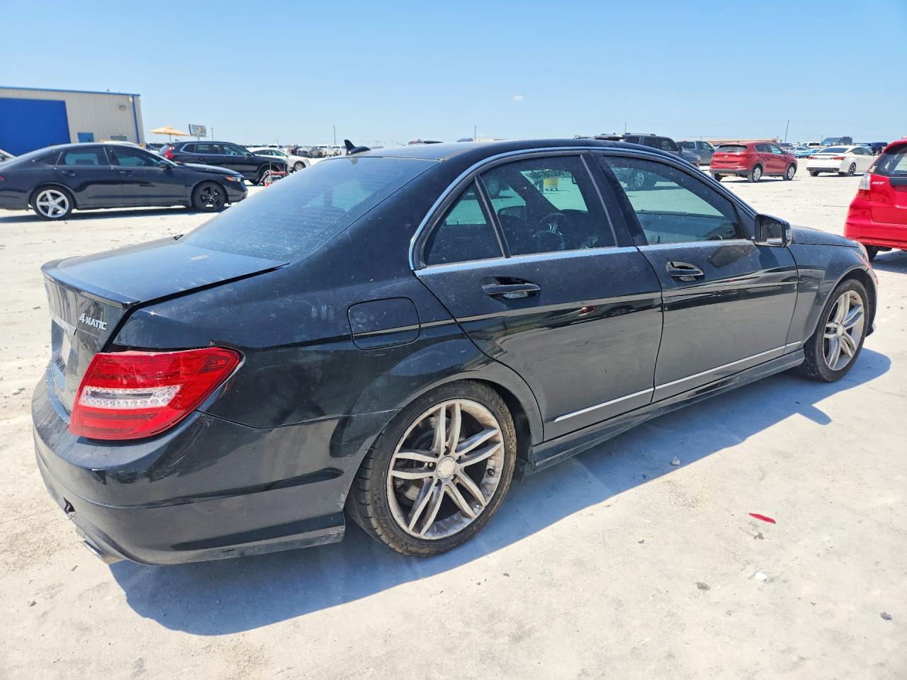 2012 Mercedes-benz C 300 4matic Black vin: WDDGF8BB6CA619152