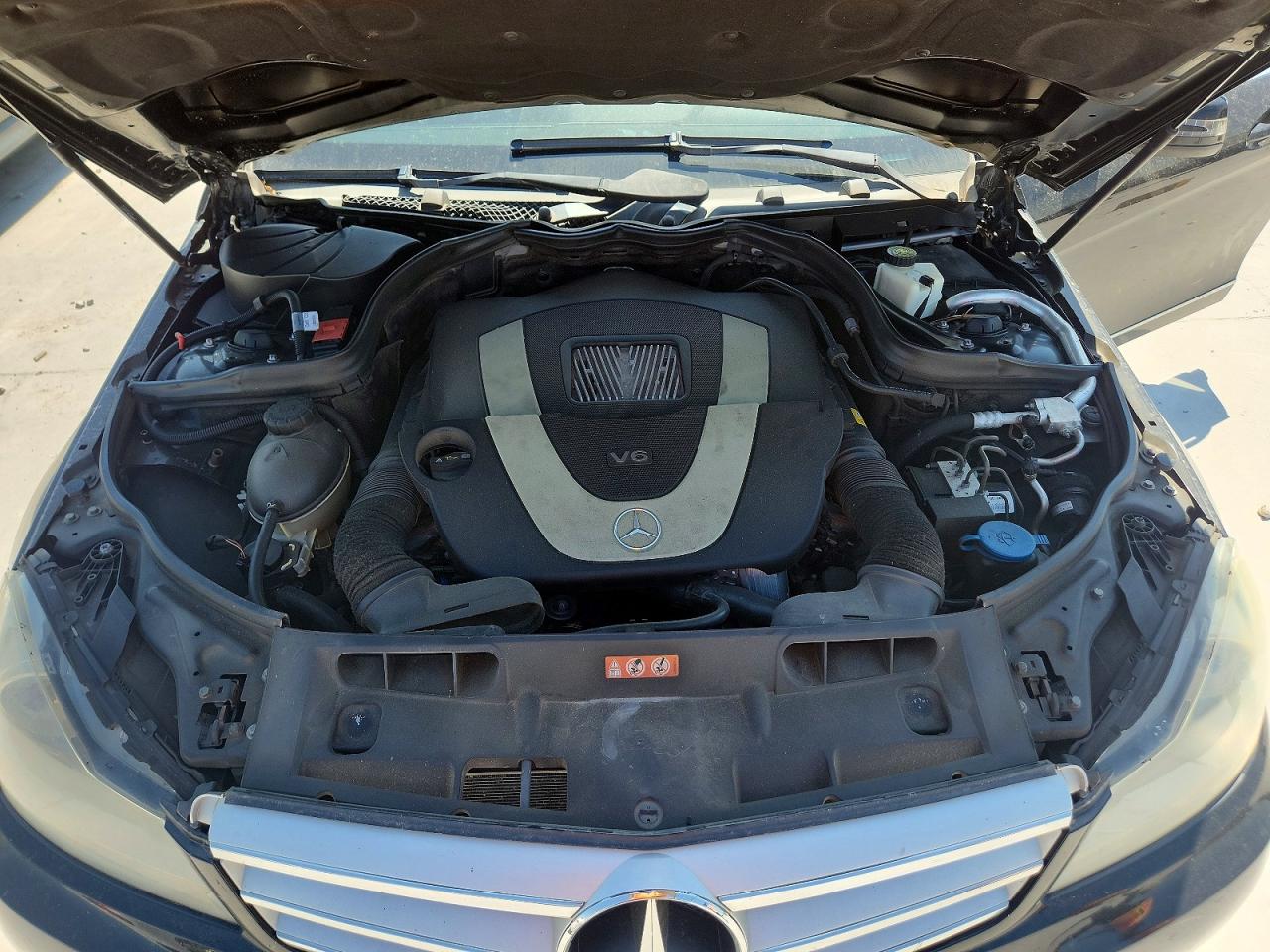 2012 Mercedes-benz C 300 4matic Black vin: WDDGF8BB6CA619152