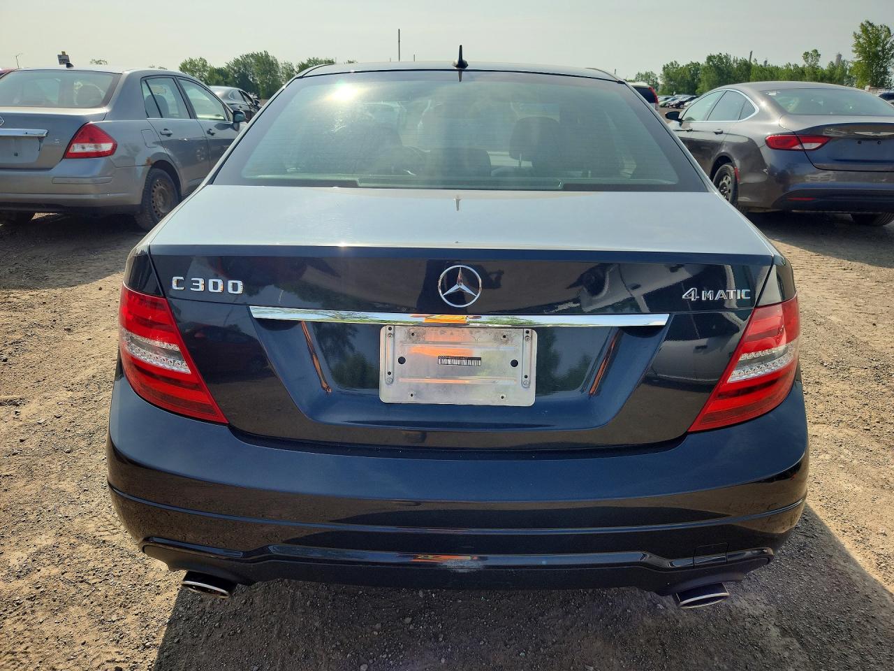 2012 Mercedes-benz C 300 4matic Black vin: WDDGF8BB6CA719607
