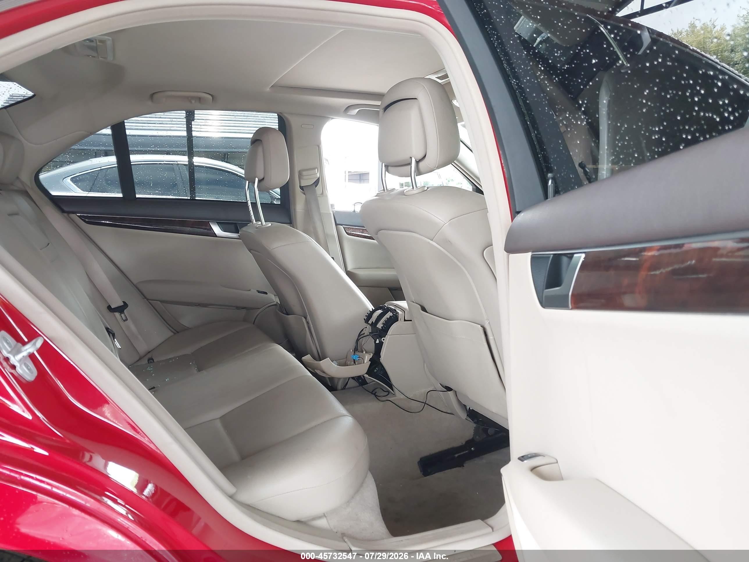 2012 Mercedes-benz C 300 Luxury 4matic/sport 4matic Red vin: WDDGF8BB6CF912732