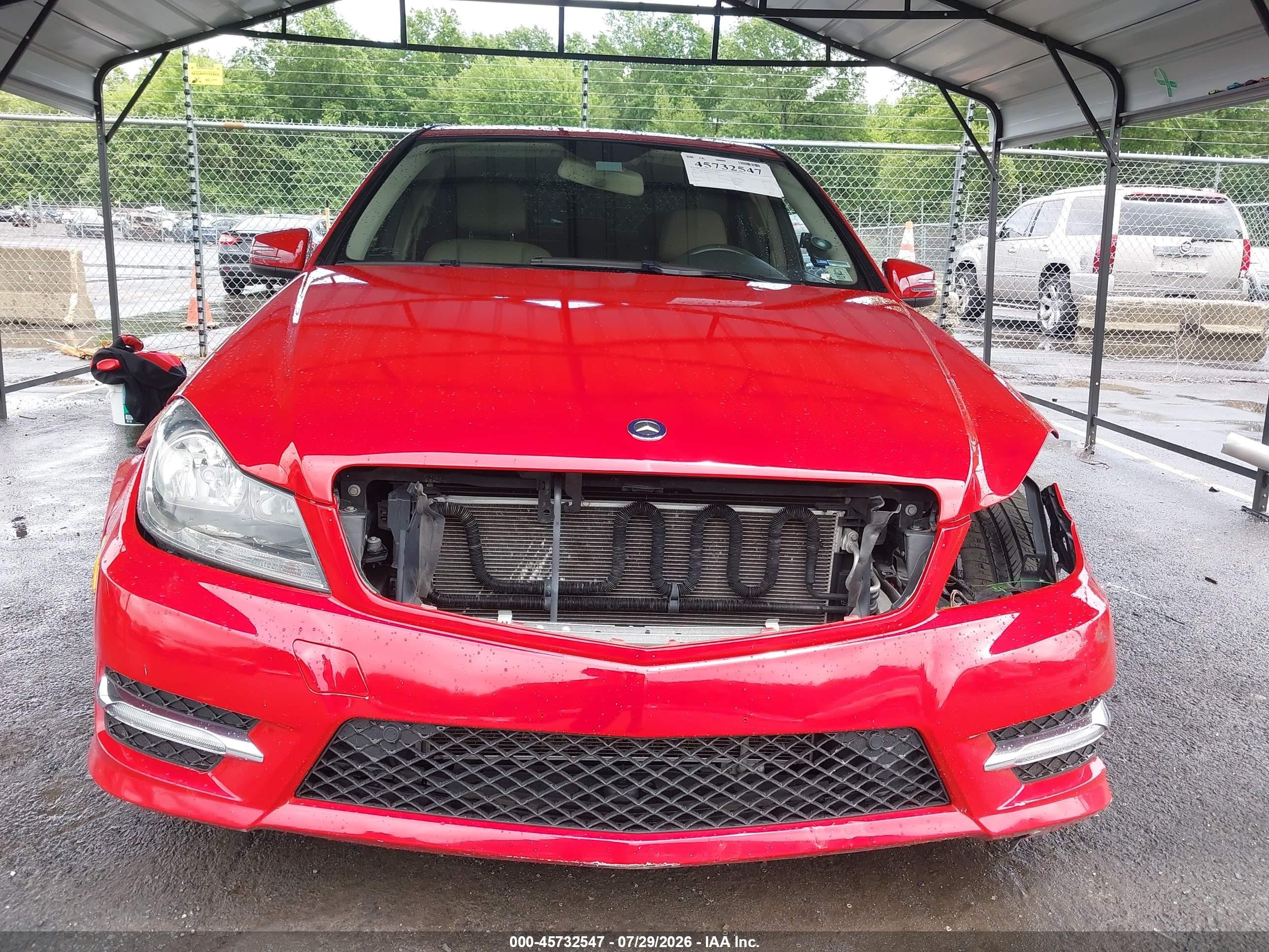 2012 Mercedes-benz C 300 Luxury 4matic/sport 4matic Red vin: WDDGF8BB6CF912732