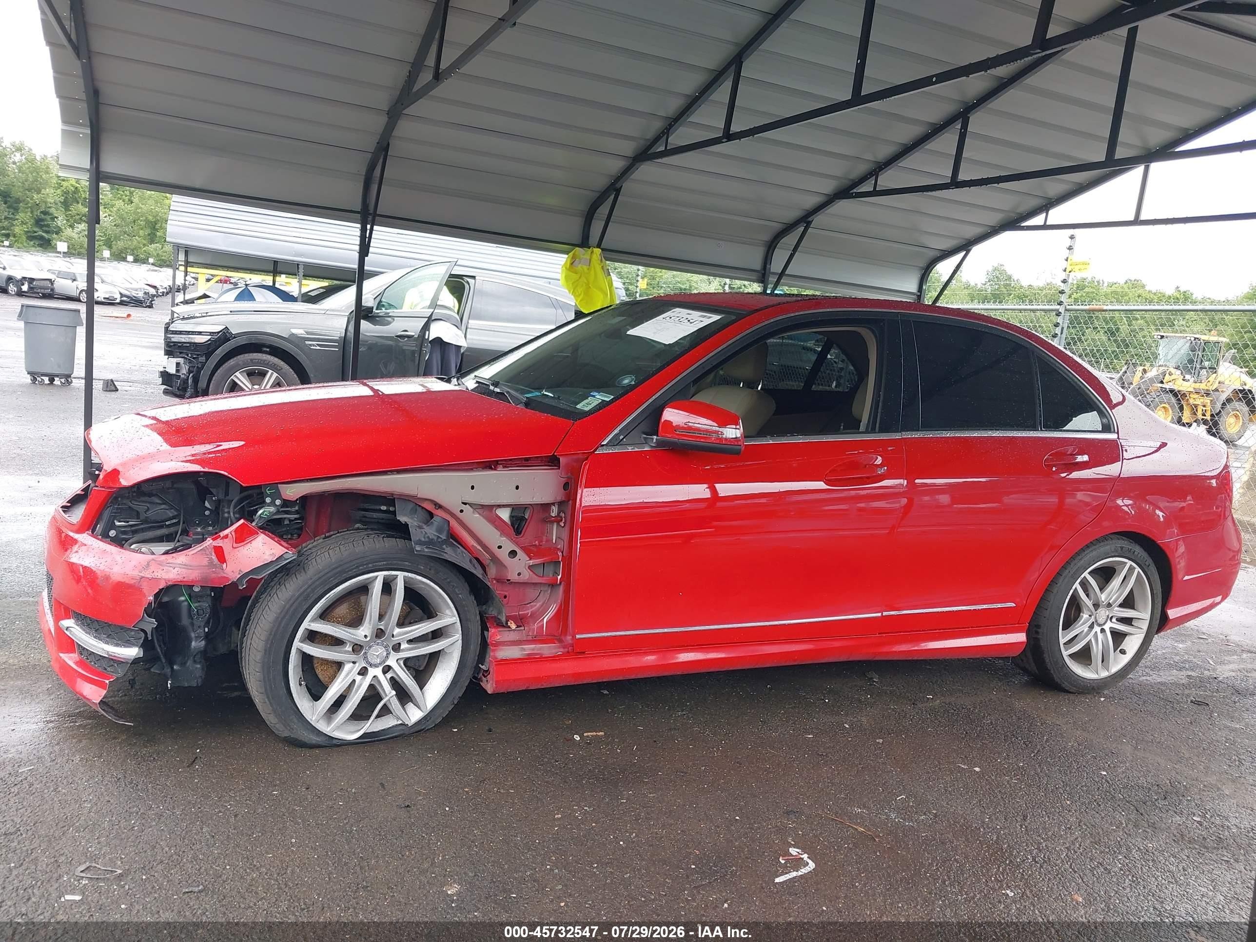 2012 Mercedes-benz C 300 Luxury 4matic/sport 4matic Red vin: WDDGF8BB6CF912732