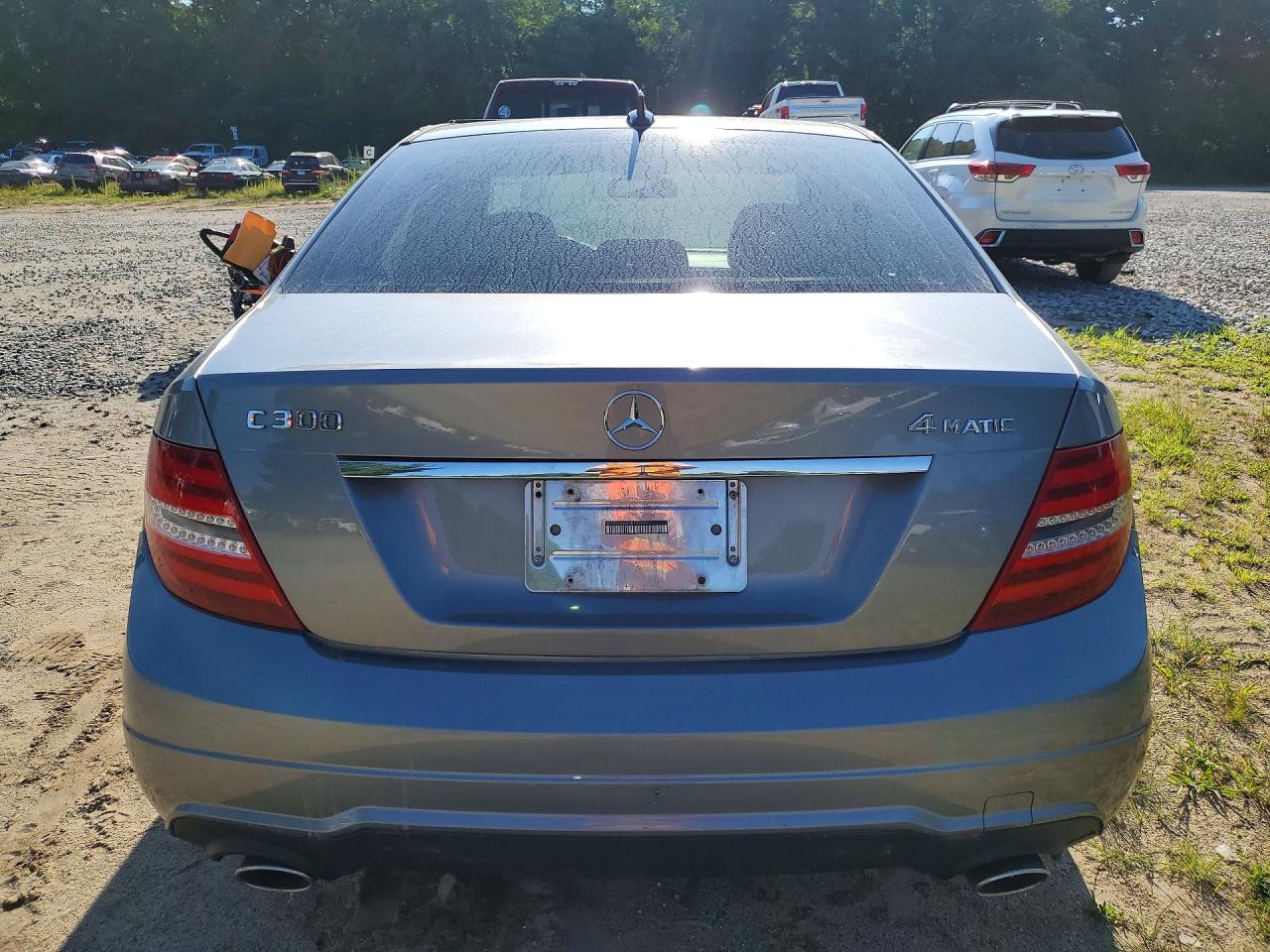2012 Mercedes-benz C 300 4matic Серебряный vin: WDDGF8BB6CR193545