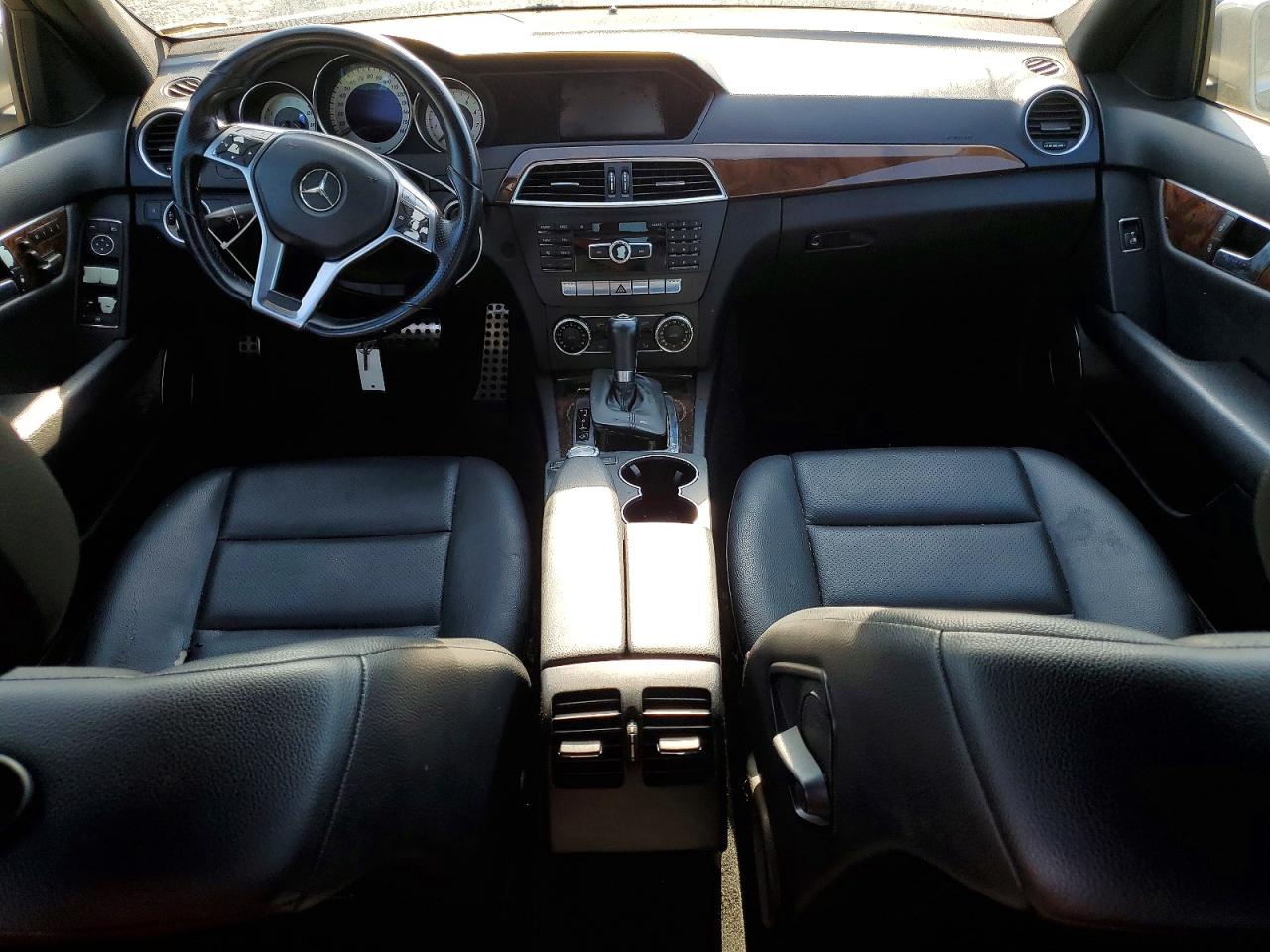 2012 Mercedes-benz C 300 4matic Серебряный vin: WDDGF8BB6CR193545