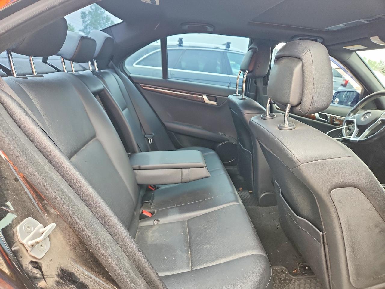 2012 Mercedes-benz C 300 4matic Черный vin: WDDGF8BB6CR200879