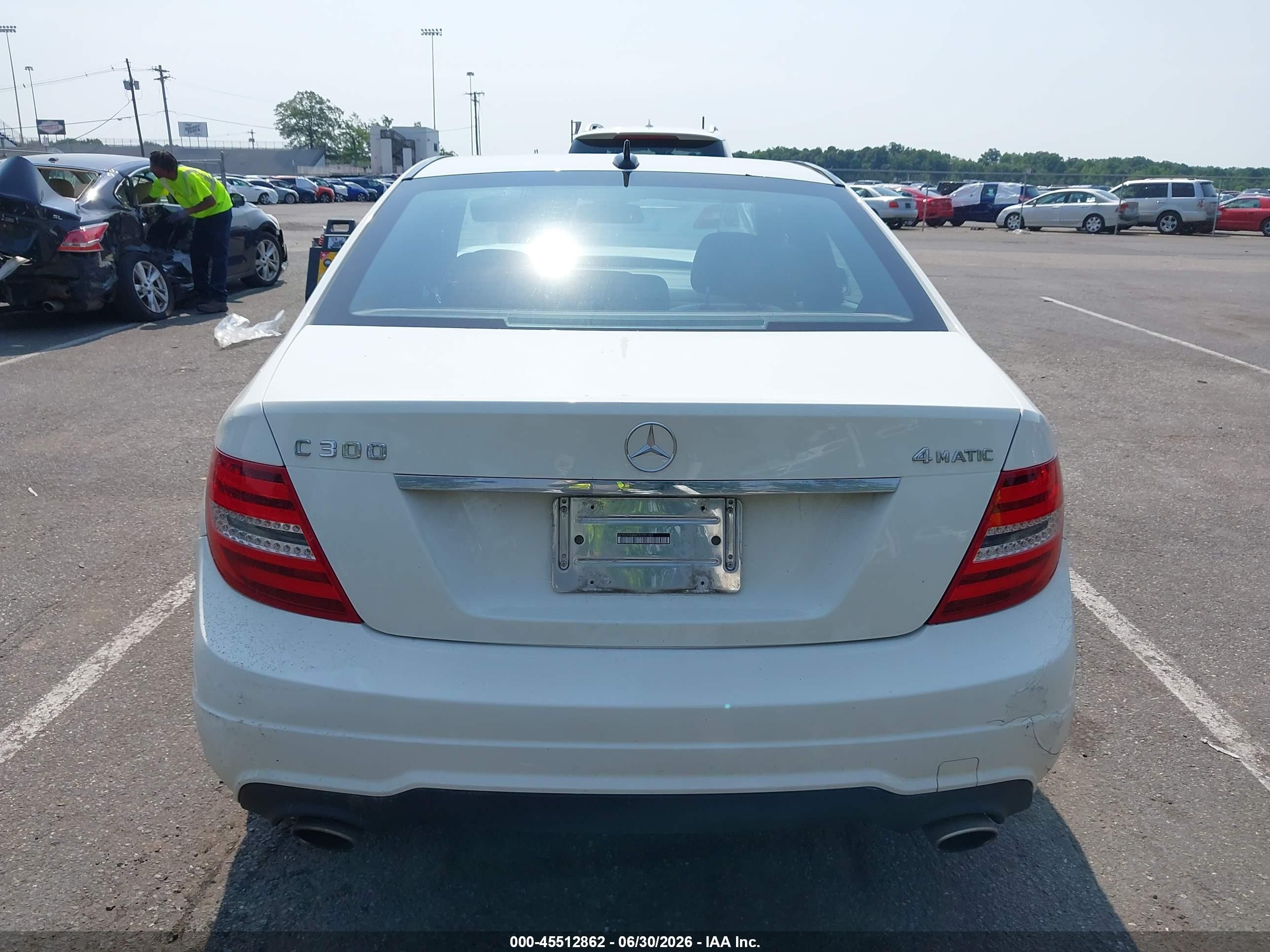 2012 Mercedes-benz C 300 Sport 4matic White vin: WDDGF8BB6CR205189