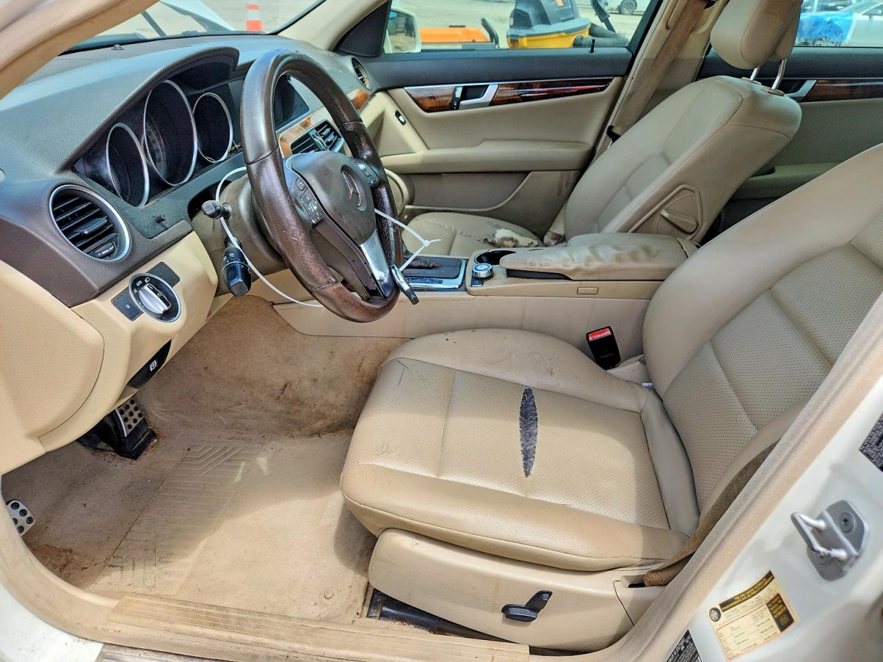 2012 Mercedes-benz C 300 4matic White vin: WDDGF8BB6CR206102