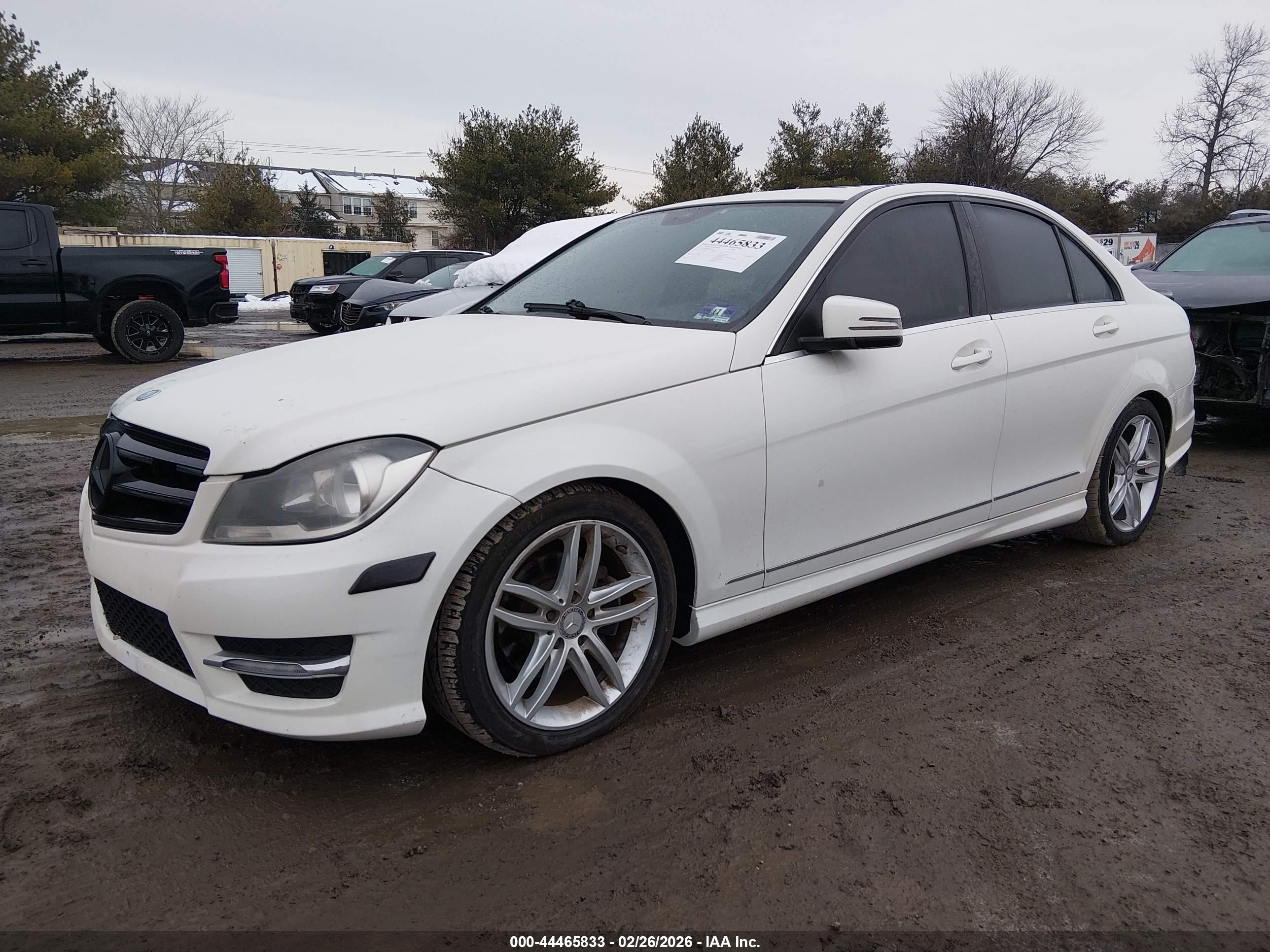 2012 Mercedes-benz C 300 Sport 4matic Белый vin: WDDGF8BB6CR223787