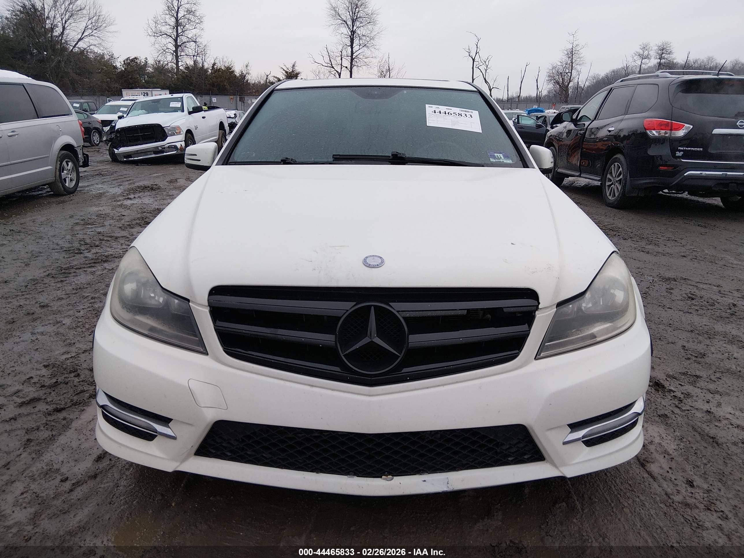 2012 Mercedes-benz C 300 Sport 4matic Белый vin: WDDGF8BB6CR223787