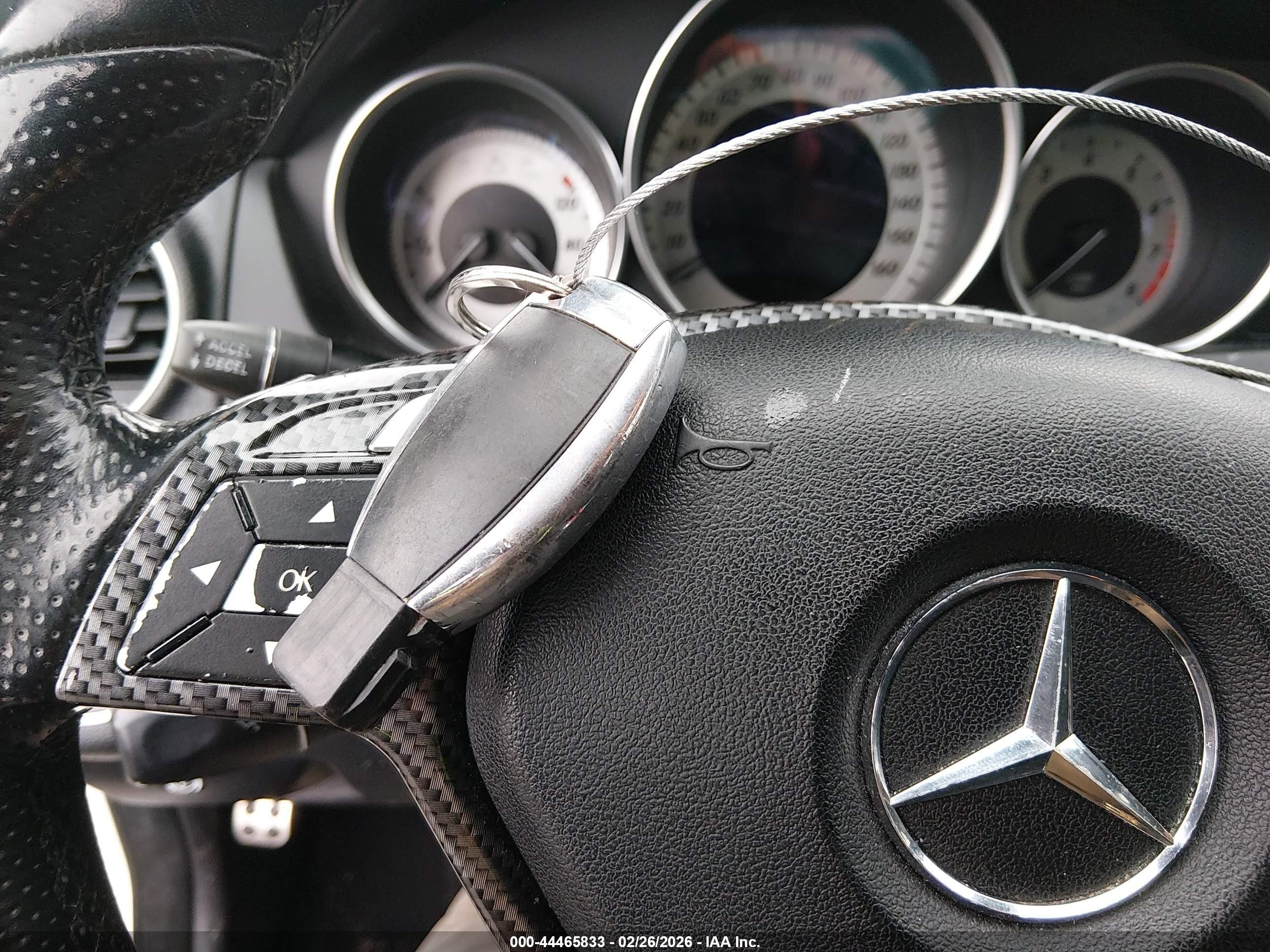 2012 Mercedes-benz C 300 Sport 4matic Белый vin: WDDGF8BB6CR223787