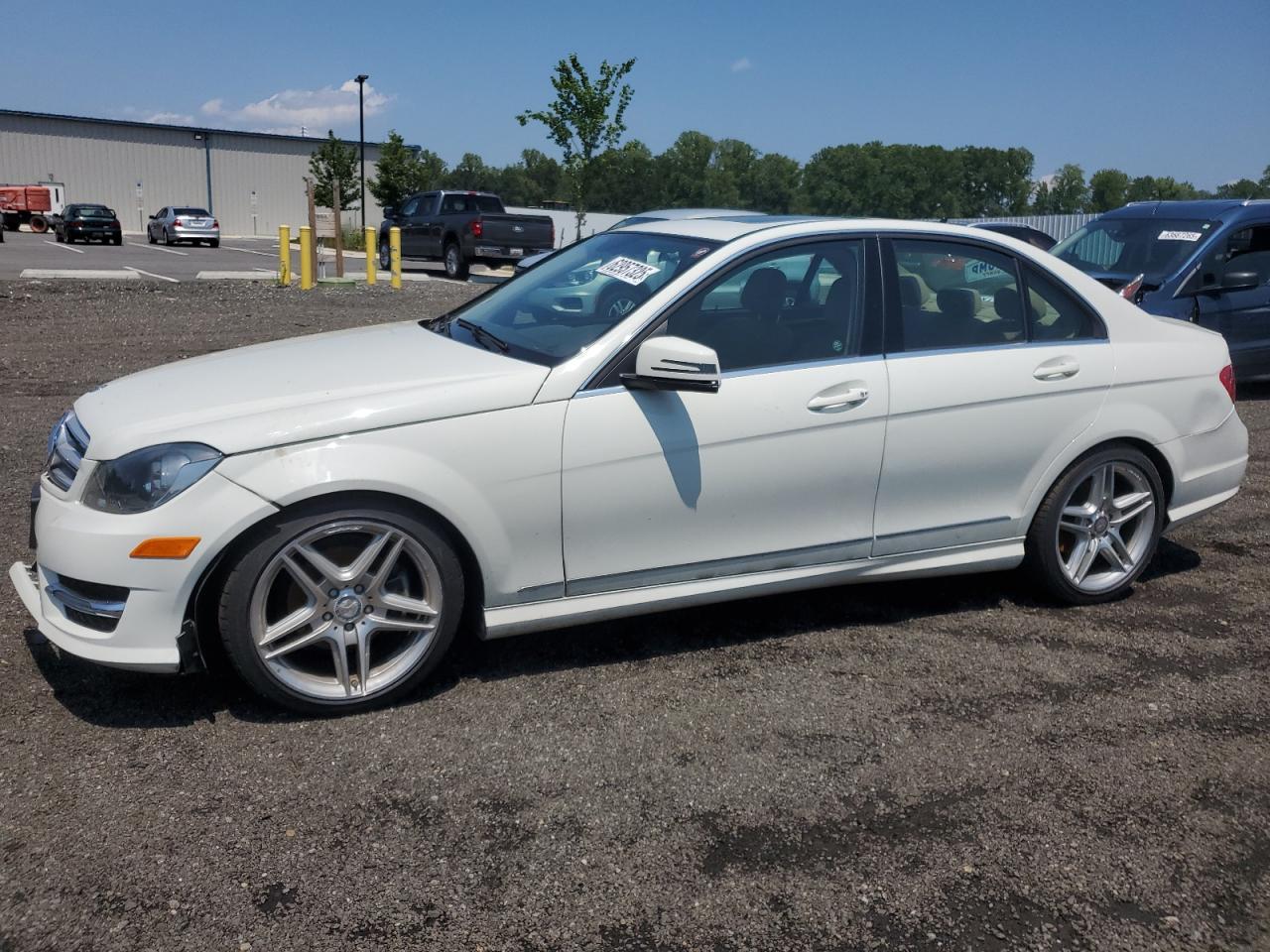 WDDGF8BB6CR238533