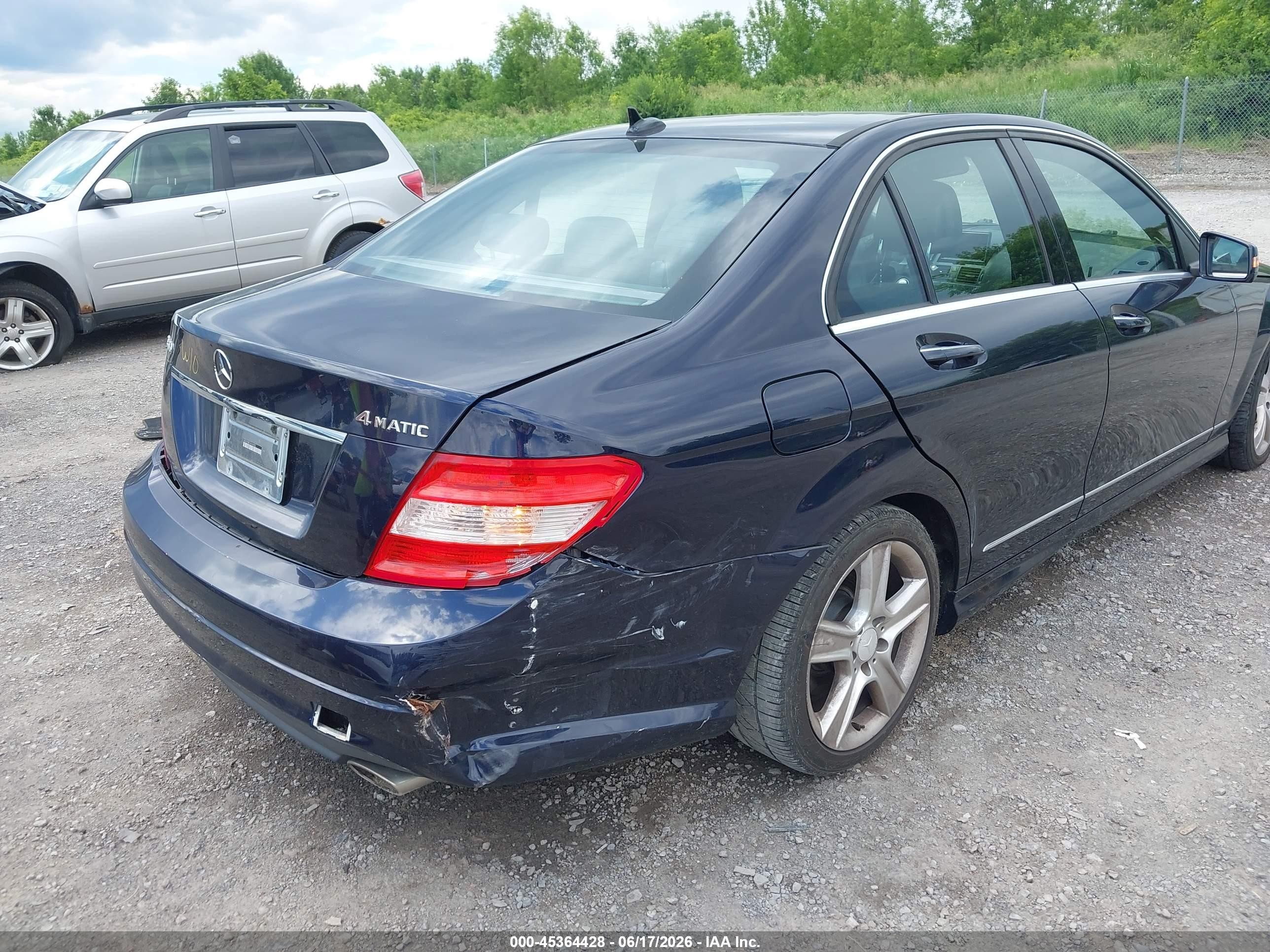 2010 Mercedes-benz C 300 Luxury 4matic/sport 4matic Синий vin: WDDGF8BB7AF400832