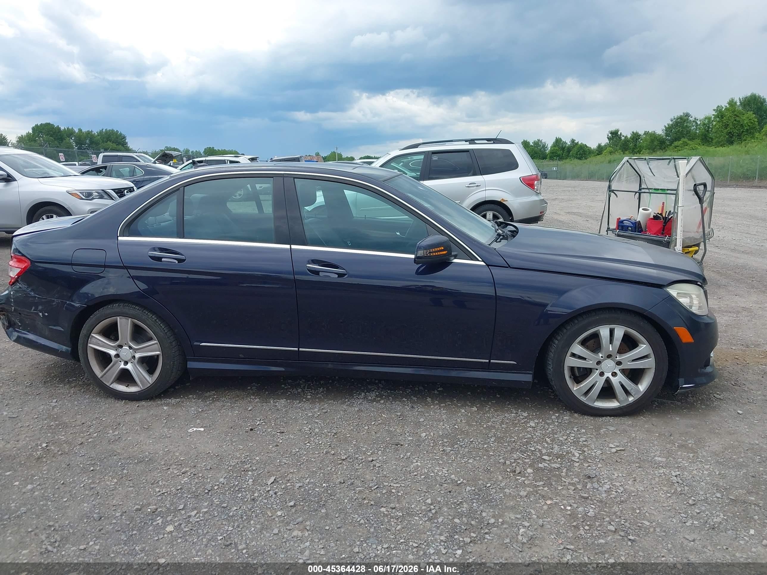 2010 Mercedes-benz C 300 Luxury 4matic/sport 4matic Синий vin: WDDGF8BB7AF400832