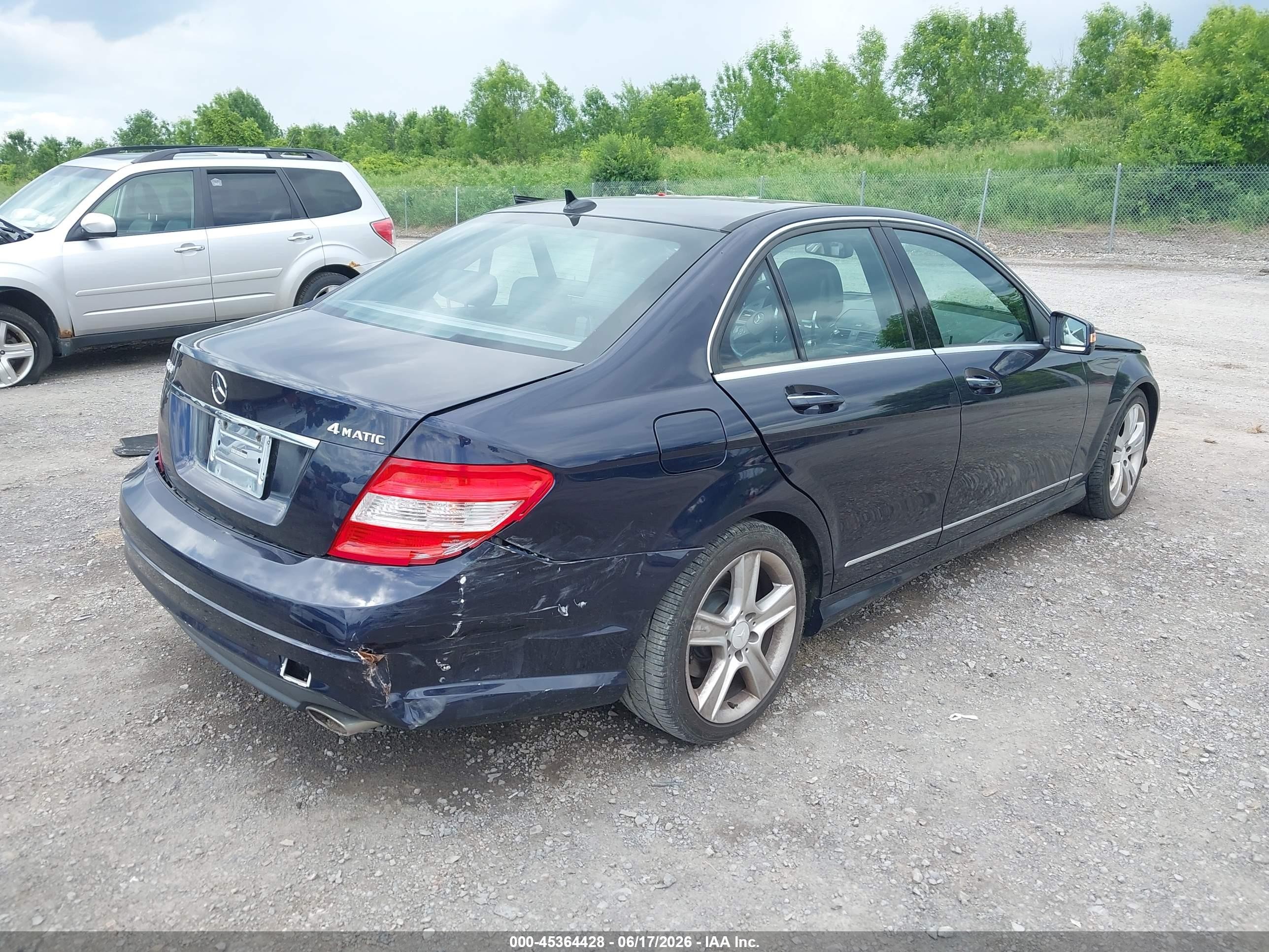 2010 Mercedes-benz C 300 Luxury 4matic/sport 4matic Синий vin: WDDGF8BB7AF400832