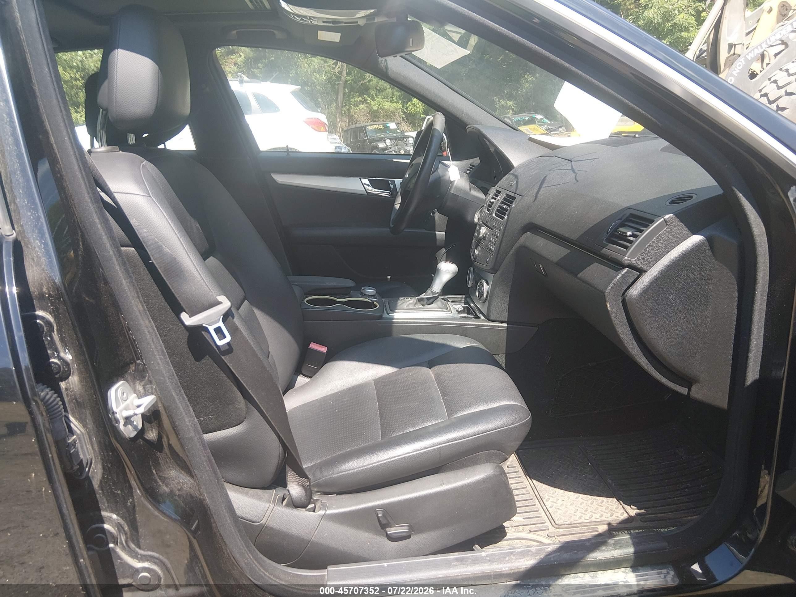 2010 Mercedes-benz C 300 Luxury 4matic/sport 4matic Black vin: WDDGF8BB7AR088154