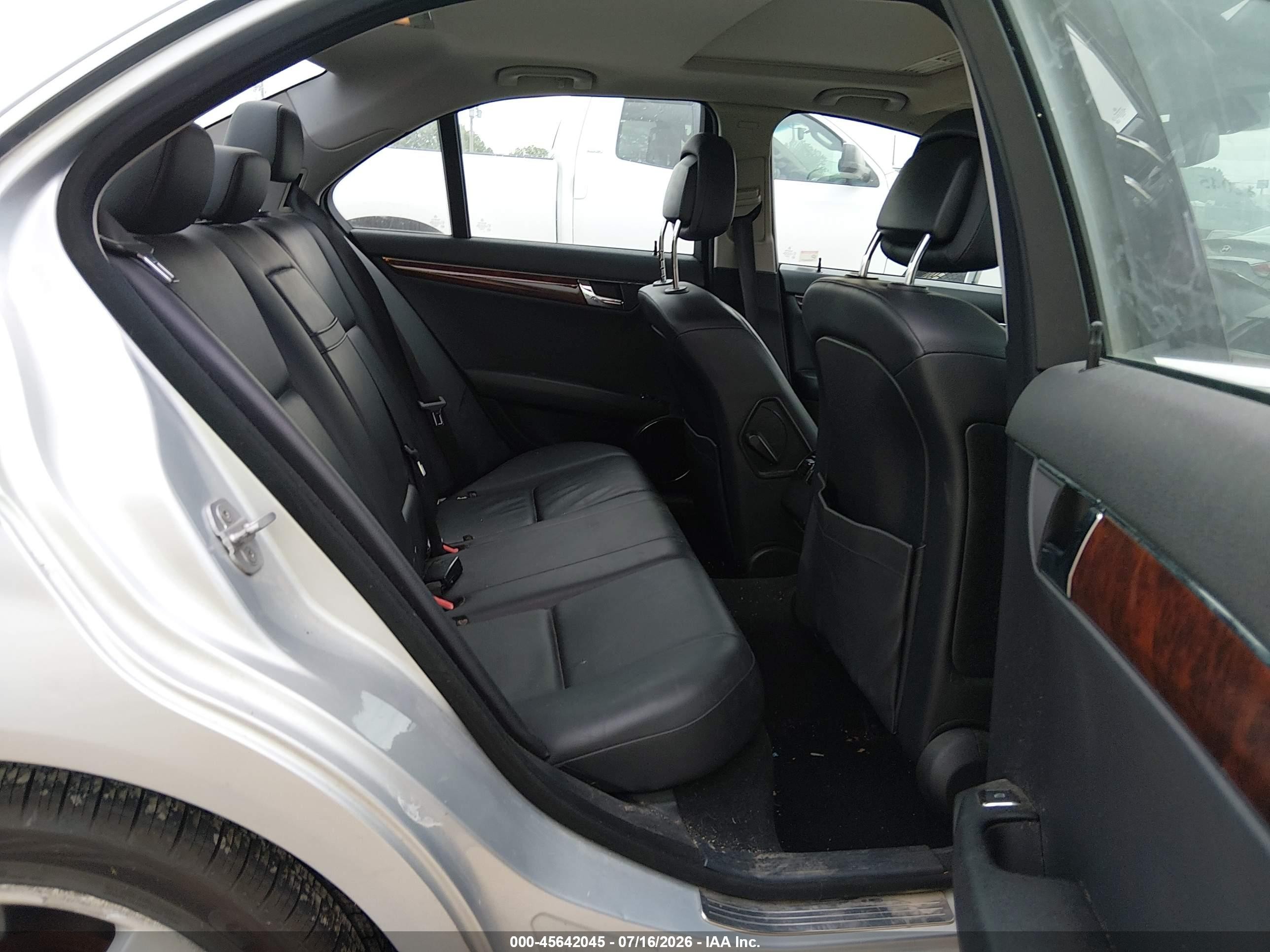 2010 Mercedes-benz C 300 Luxury 4matic Silver vin: WDDGF8BB7AR100335