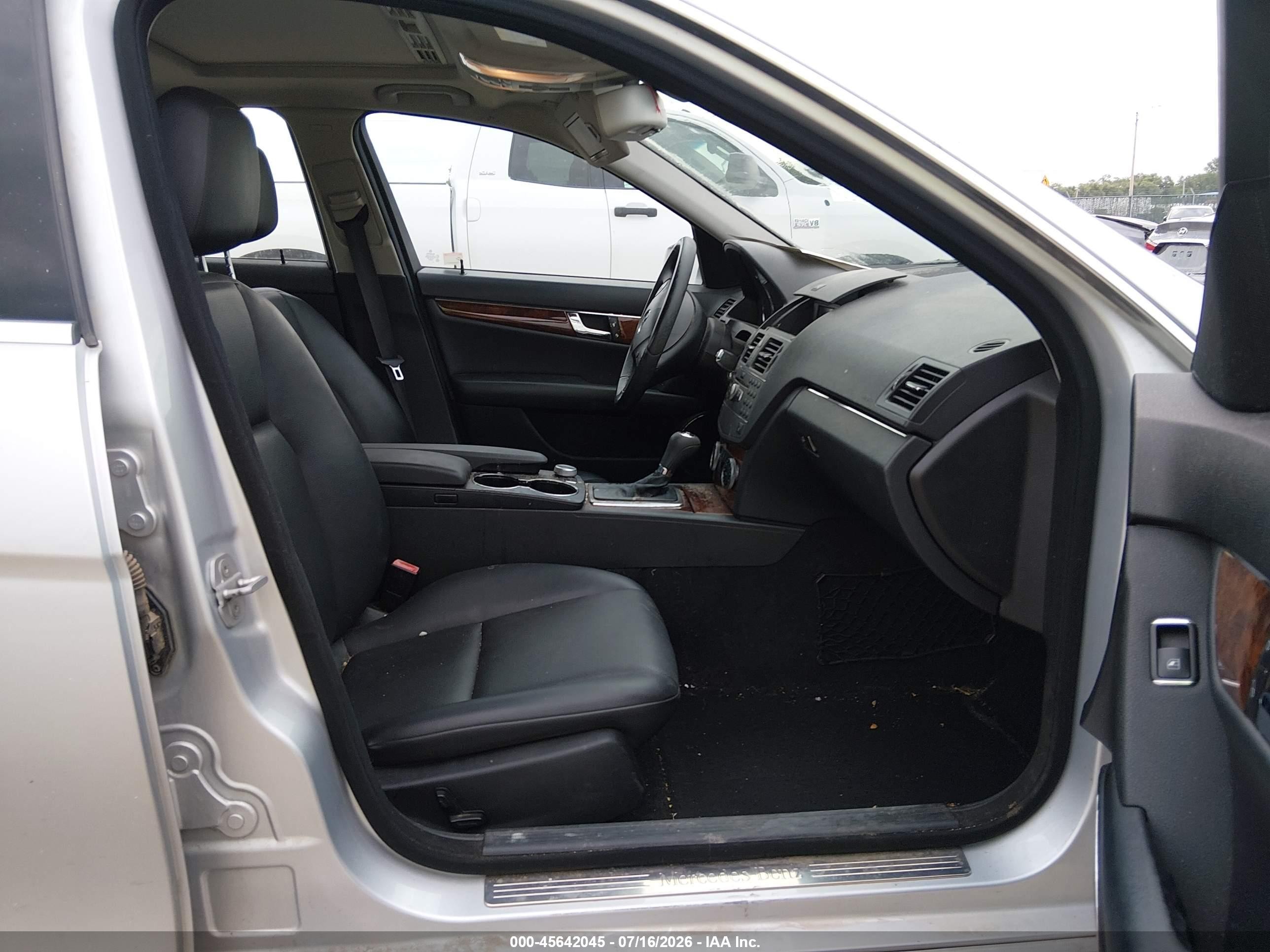 2010 Mercedes-benz C 300 Luxury 4matic Silver vin: WDDGF8BB7AR100335