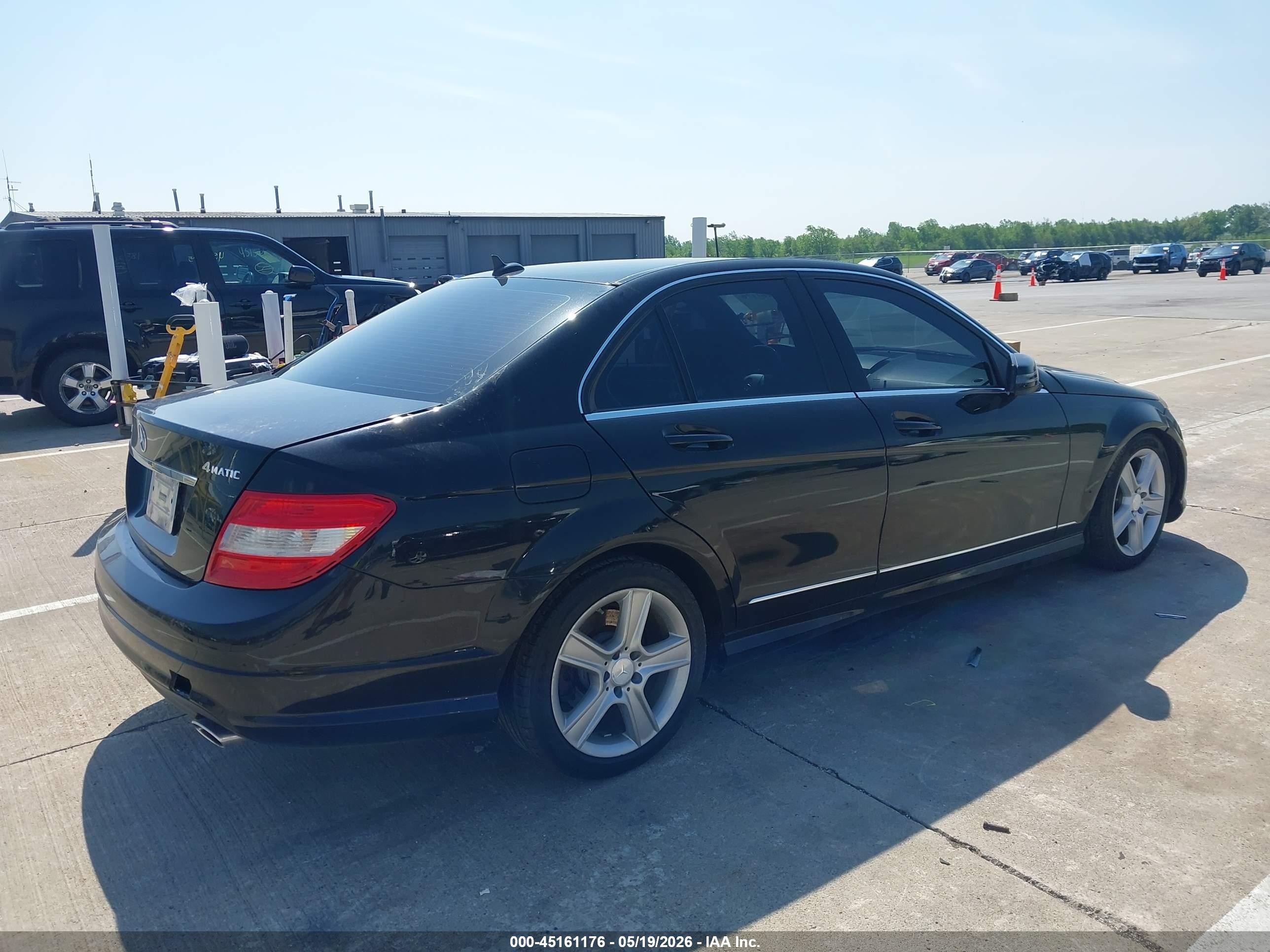 2010 Mercedes-benz C 300 Luxury 4matic/sport 4matic Черный vin: WDDGF8BB7AR104529
