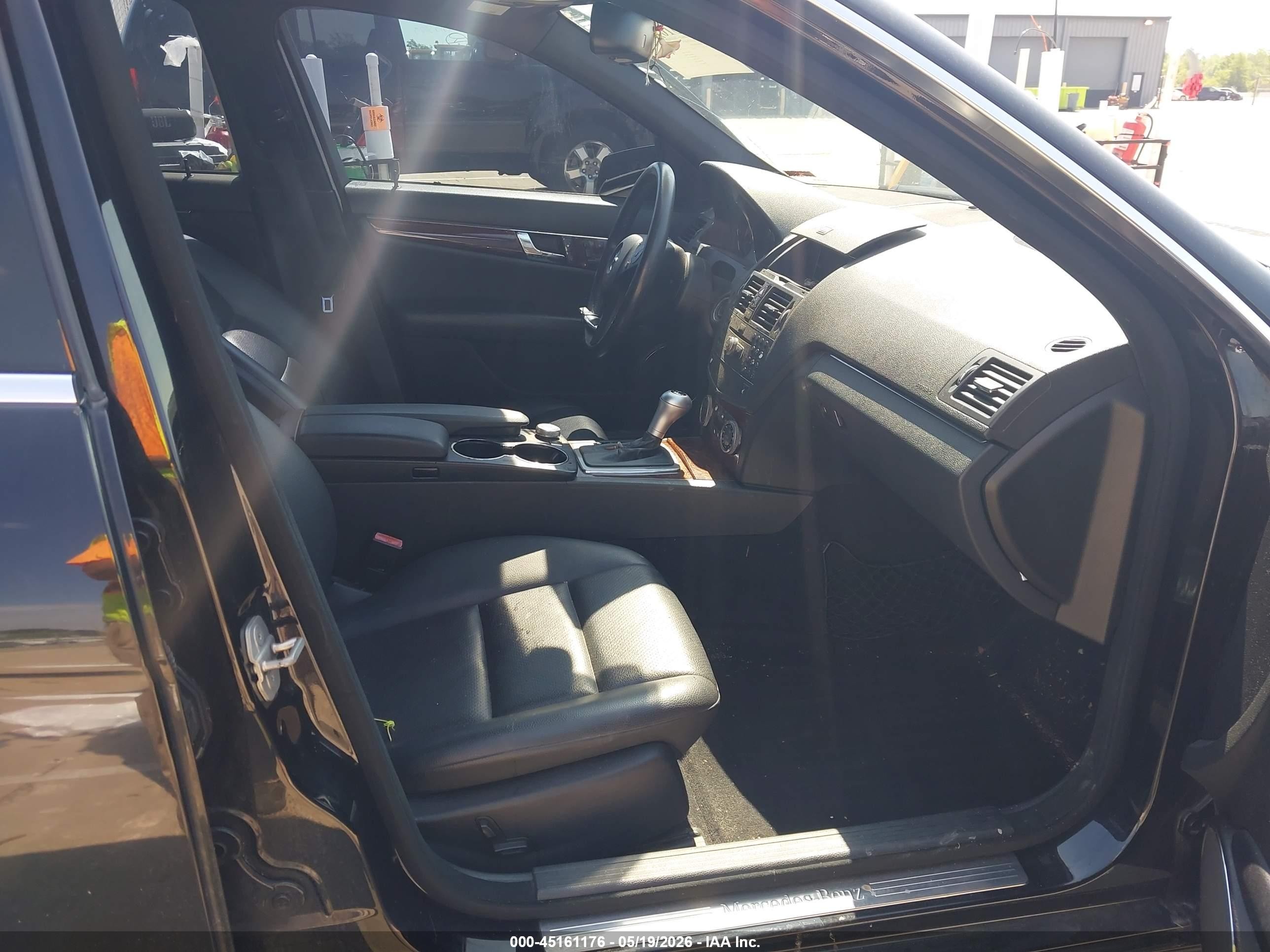 2010 Mercedes-benz C 300 Luxury 4matic/sport 4matic Черный vin: WDDGF8BB7AR104529
