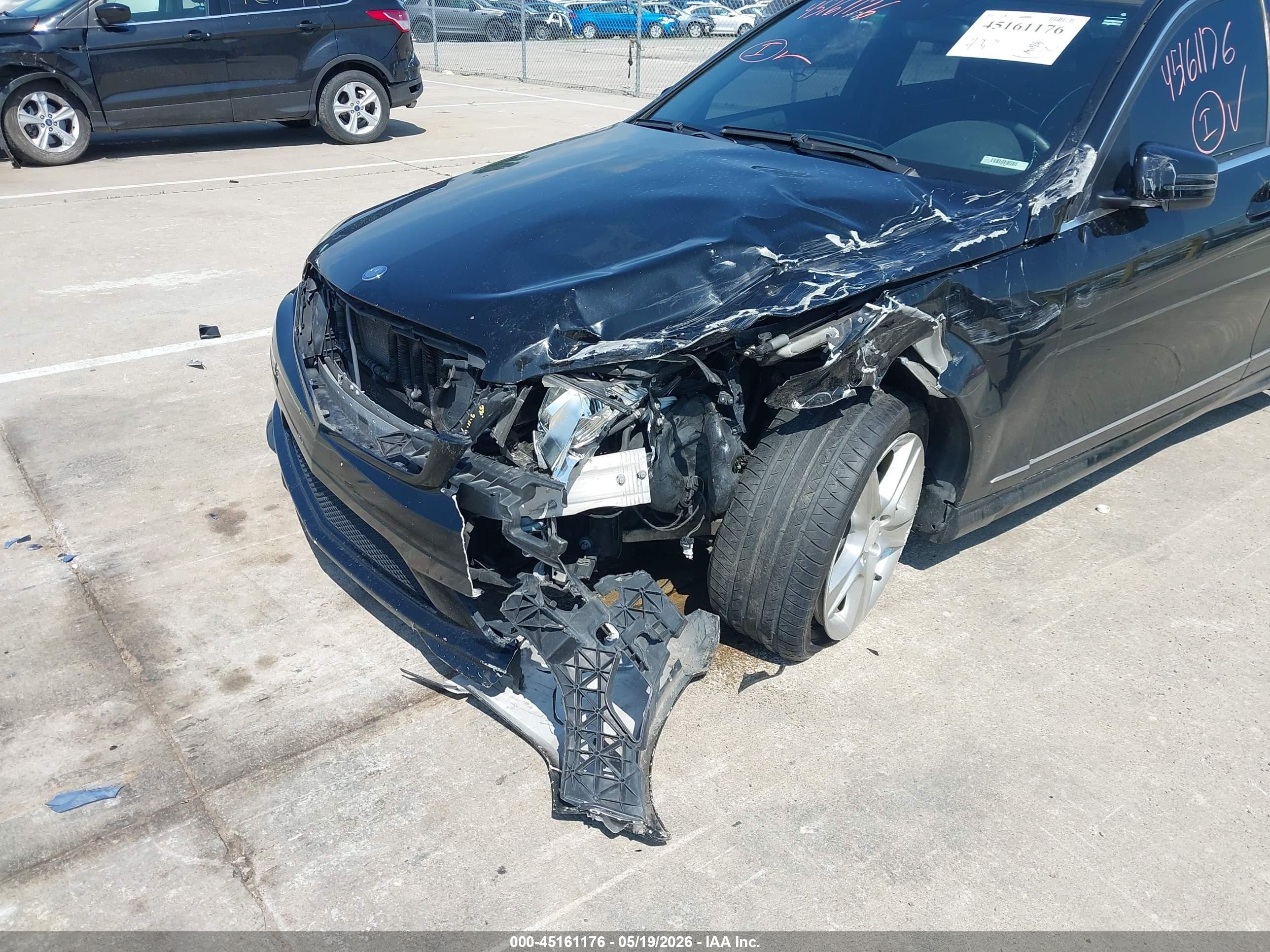 2010 Mercedes-benz C 300 Luxury 4matic/sport 4matic Черный vin: WDDGF8BB7AR104529