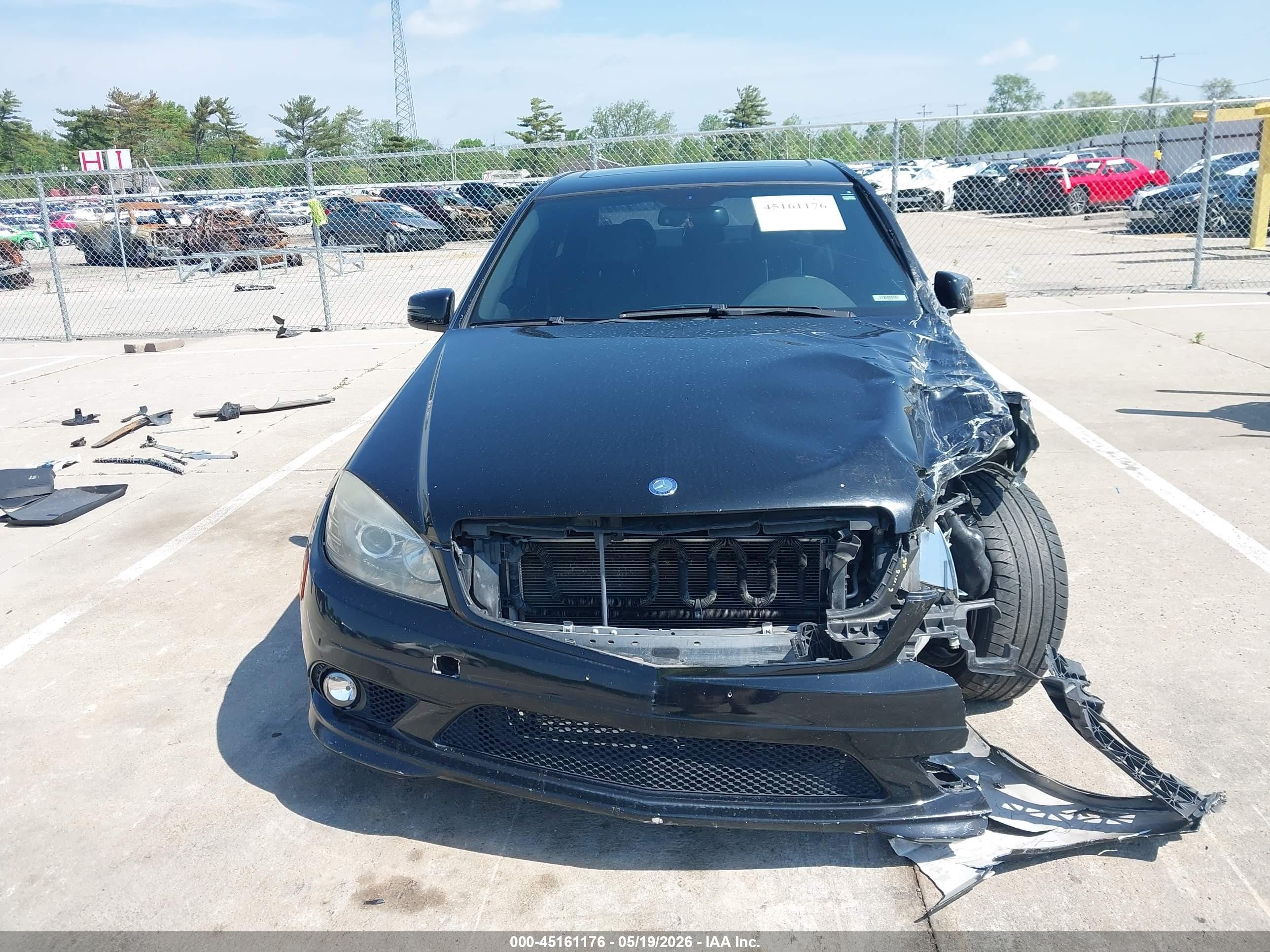 2010 Mercedes-benz C 300 Luxury 4matic/sport 4matic Черный vin: WDDGF8BB7AR104529