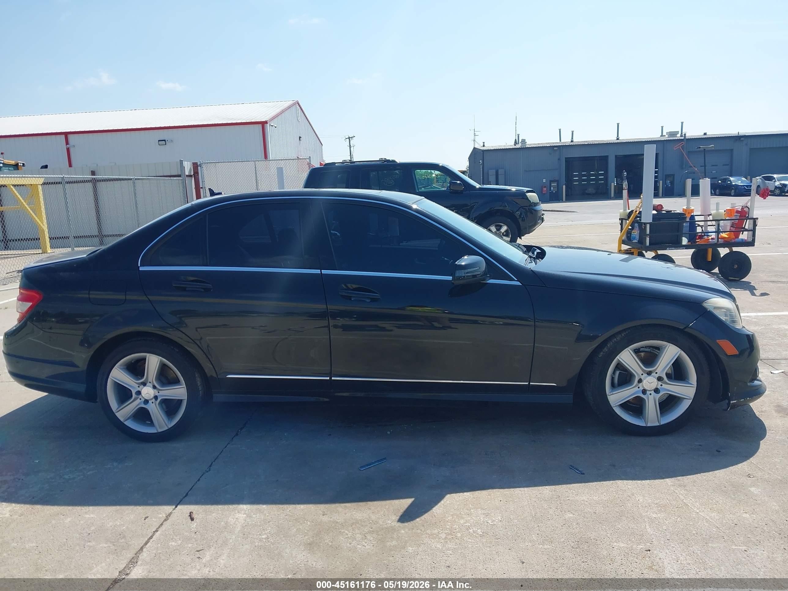 2010 Mercedes-benz C 300 Luxury 4matic/sport 4matic Черный vin: WDDGF8BB7AR104529