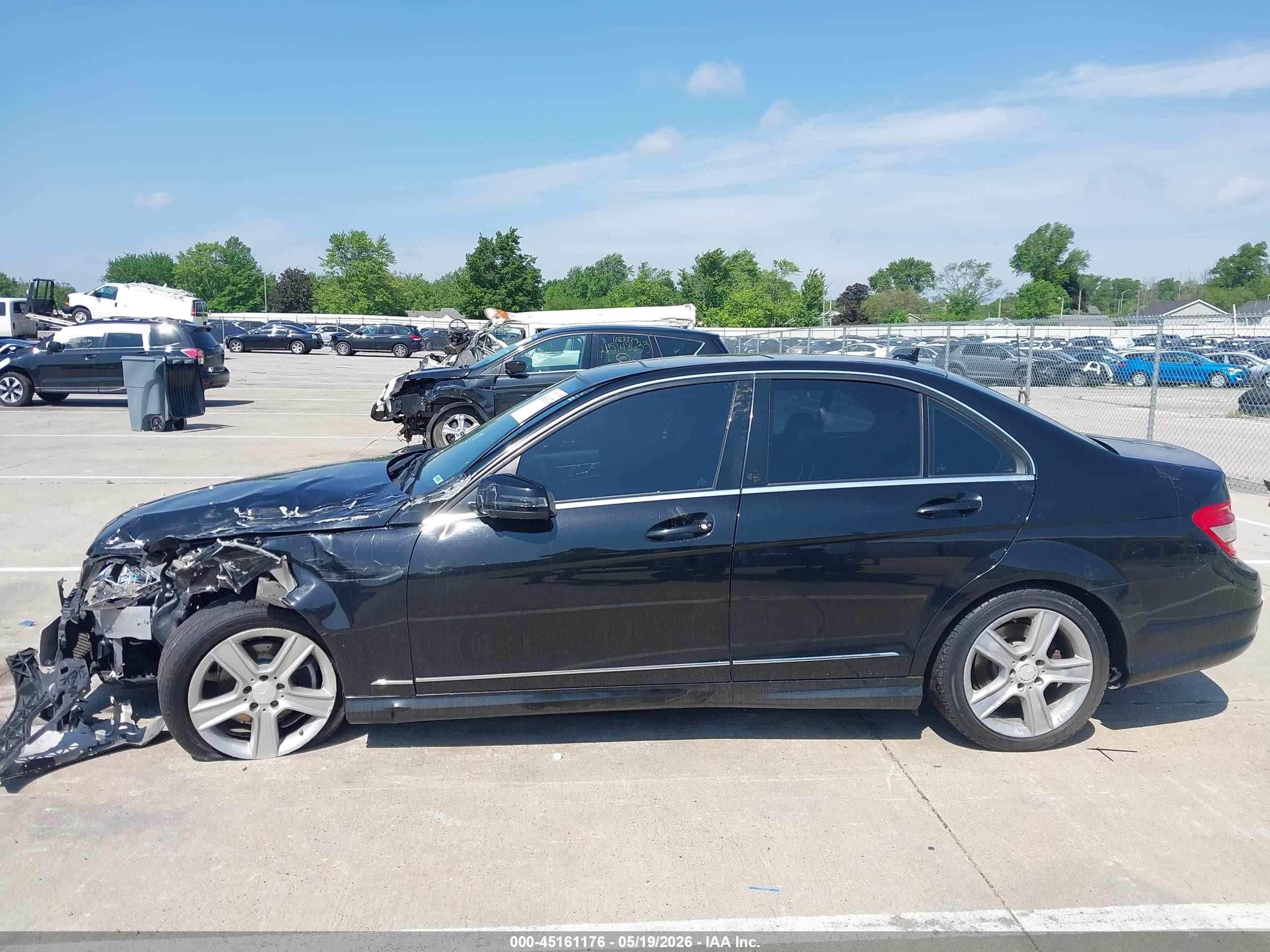 2010 Mercedes-benz C 300 Luxury 4matic/sport 4matic Черный vin: WDDGF8BB7AR104529