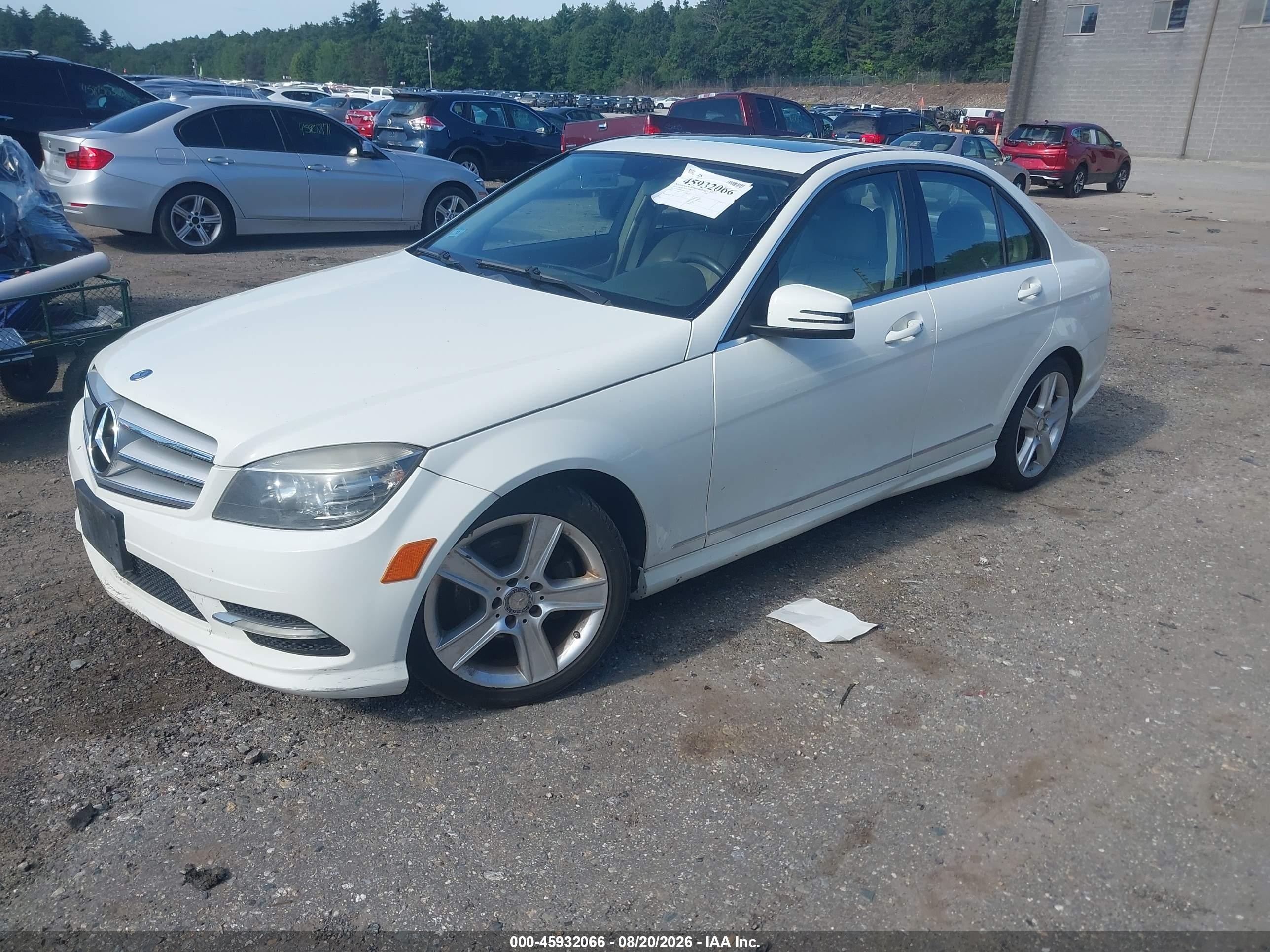 2011 Mercedes-benz C 300 Sport 4matic Белый vin: WDDGF8BB7BR148337