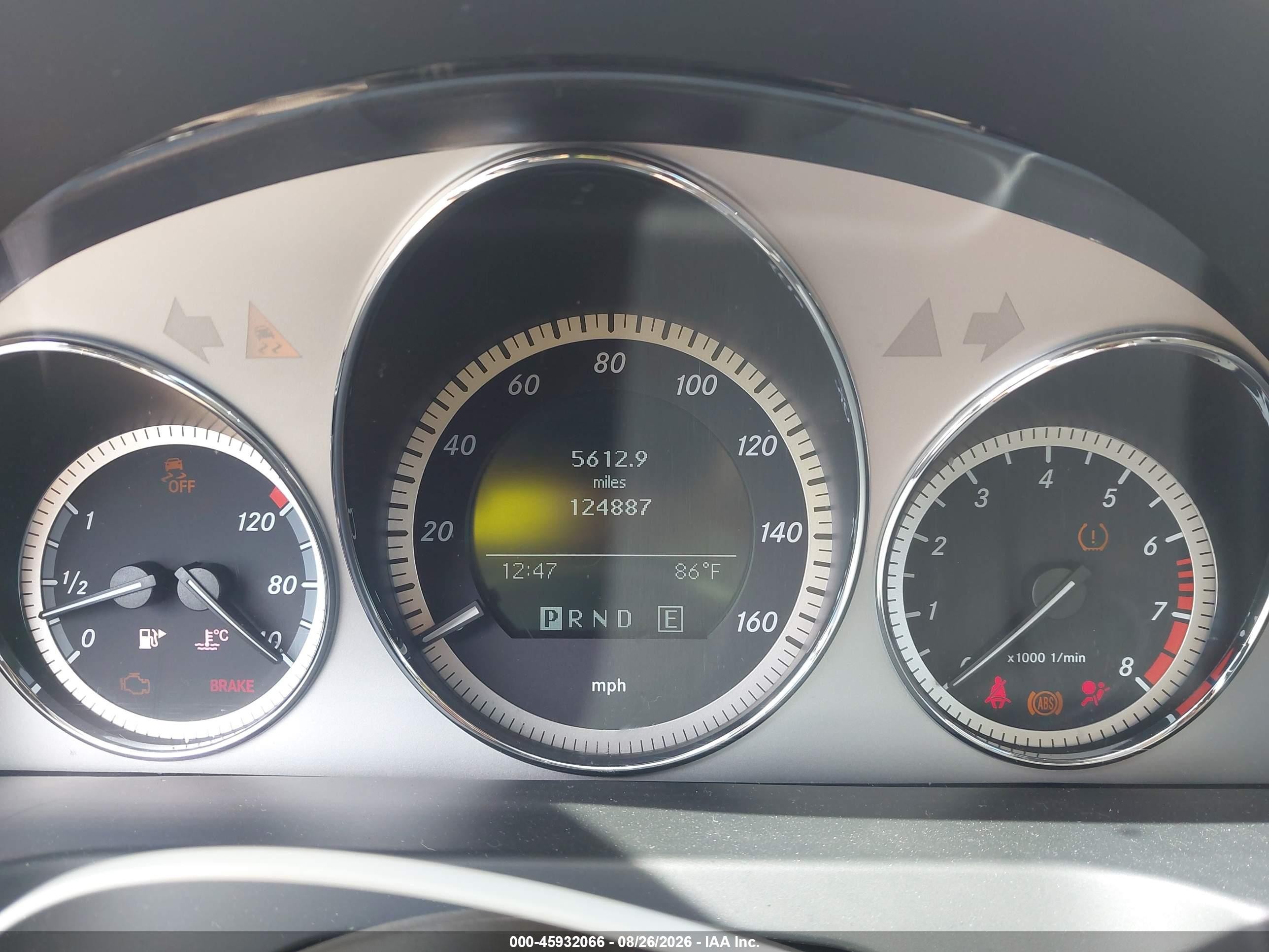 2011 Mercedes-benz C 300 Sport 4matic Белый vin: WDDGF8BB7BR148337