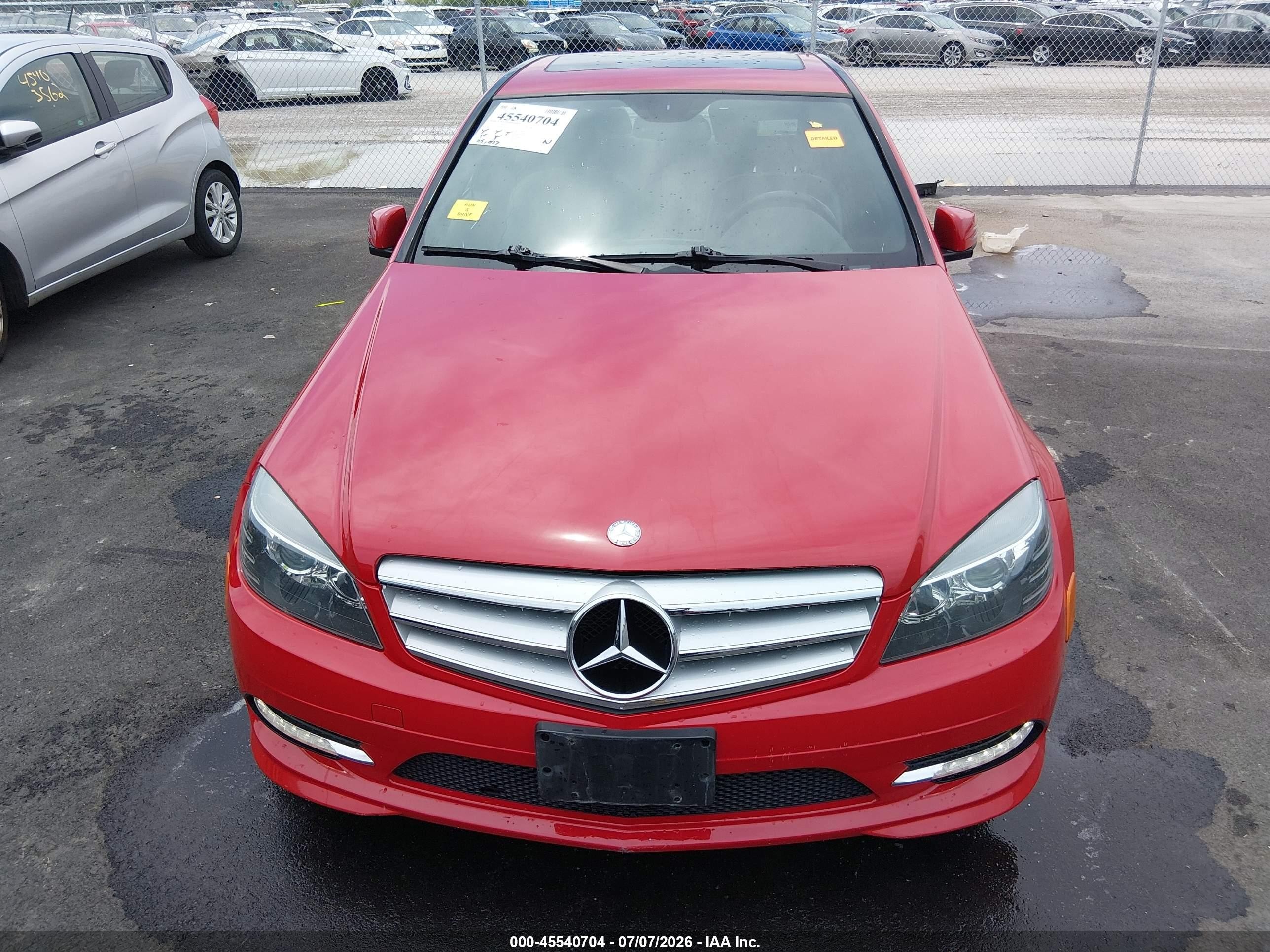 2011 Mercedes-benz C 300 Luxury 4matic/sport 4matic Red vin: WDDGF8BB7BR157264