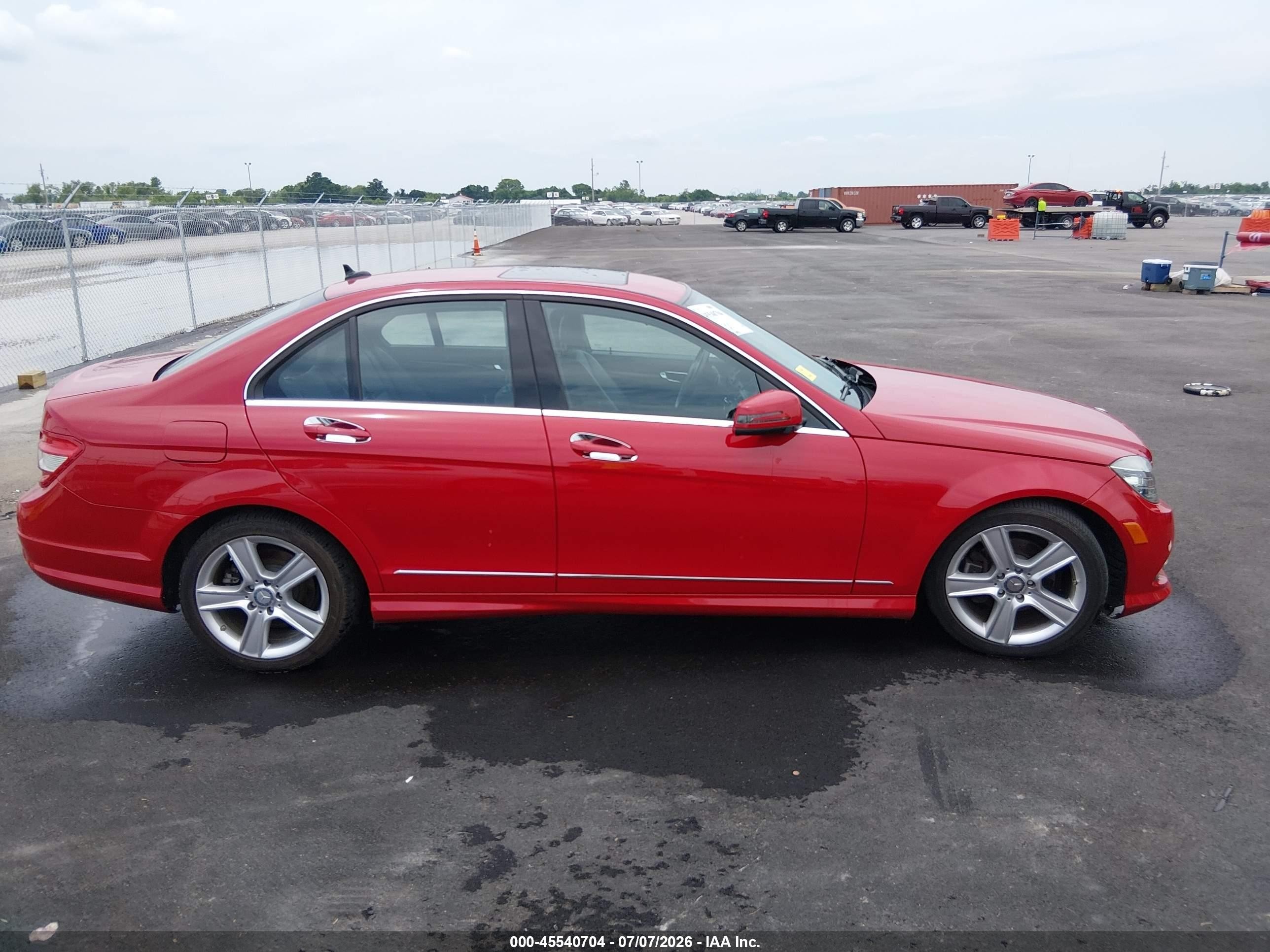 2011 Mercedes-benz C 300 Luxury 4matic/sport 4matic Red vin: WDDGF8BB7BR157264