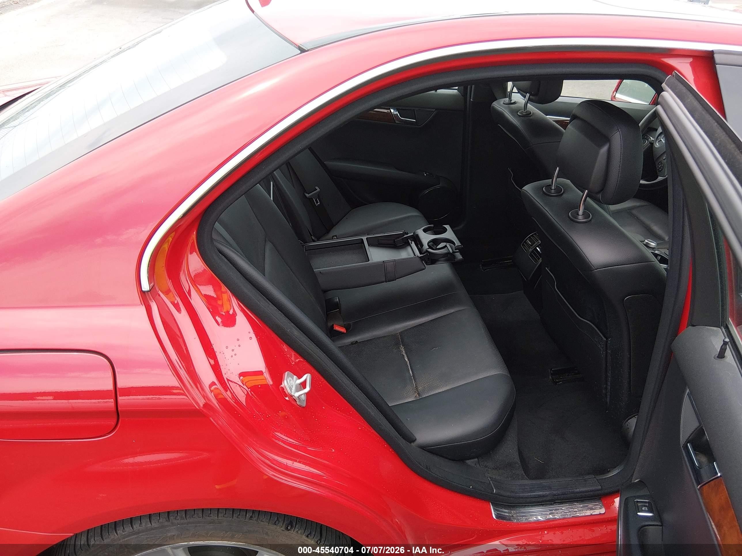 2011 Mercedes-benz C 300 Luxury 4matic/sport 4matic Red vin: WDDGF8BB7BR157264