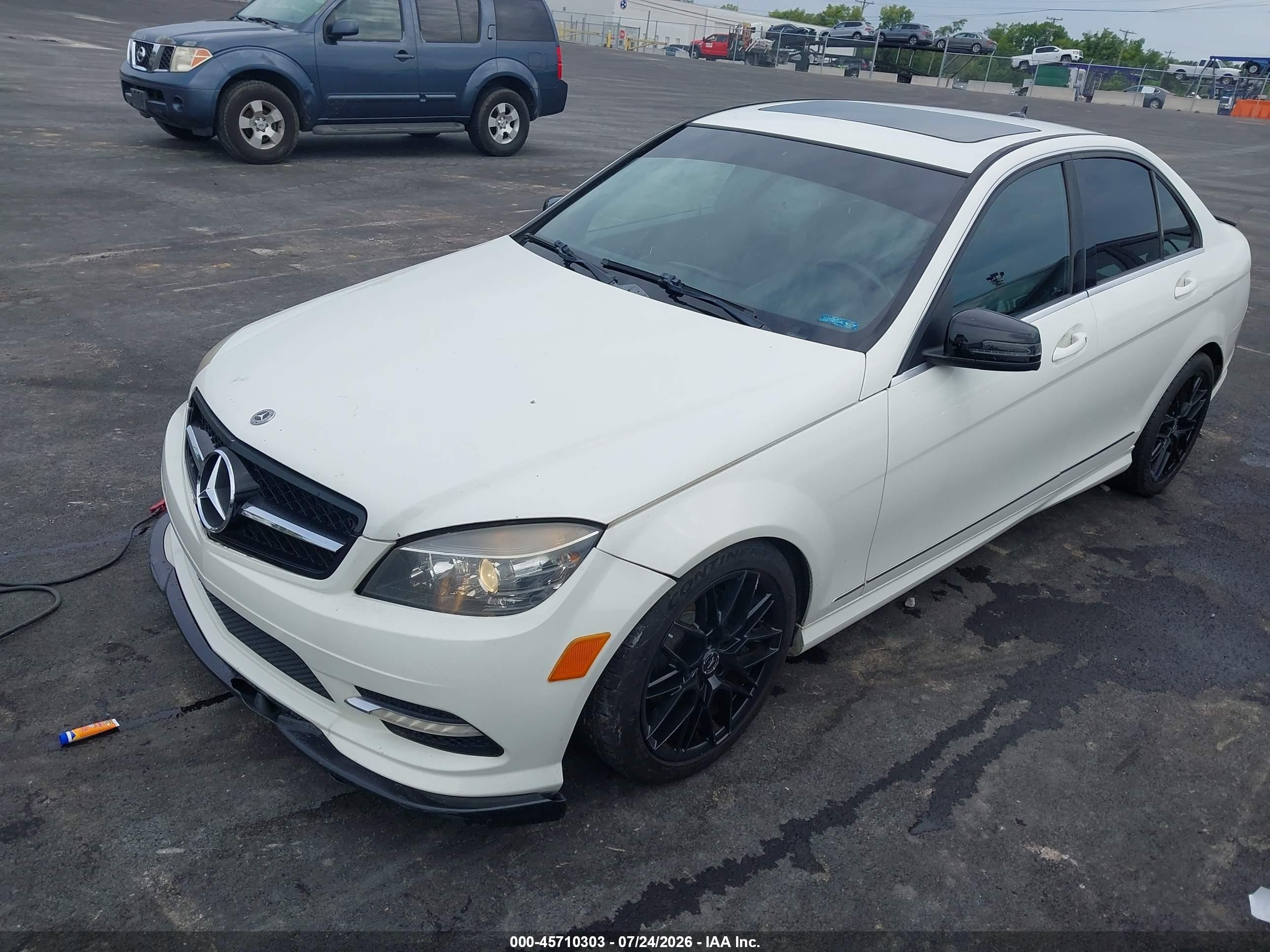 2011 Mercedes-benz C 300 Sport 4matic White vin: WDDGF8BB7BR169284