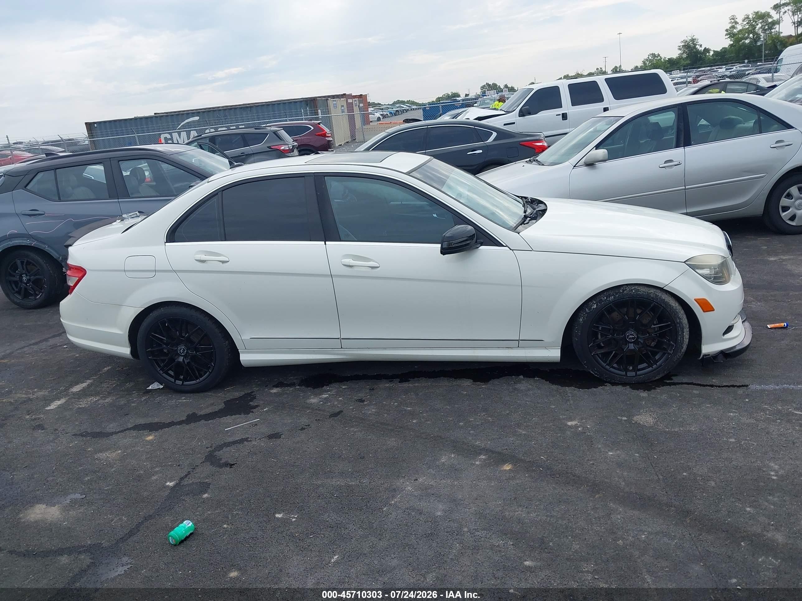 2011 Mercedes-benz C 300 Sport 4matic White vin: WDDGF8BB7BR169284