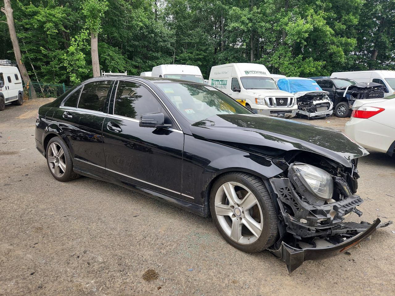 2011 Mercedes-benz C 300 4matic Black vin: WDDGF8BB7BR182360