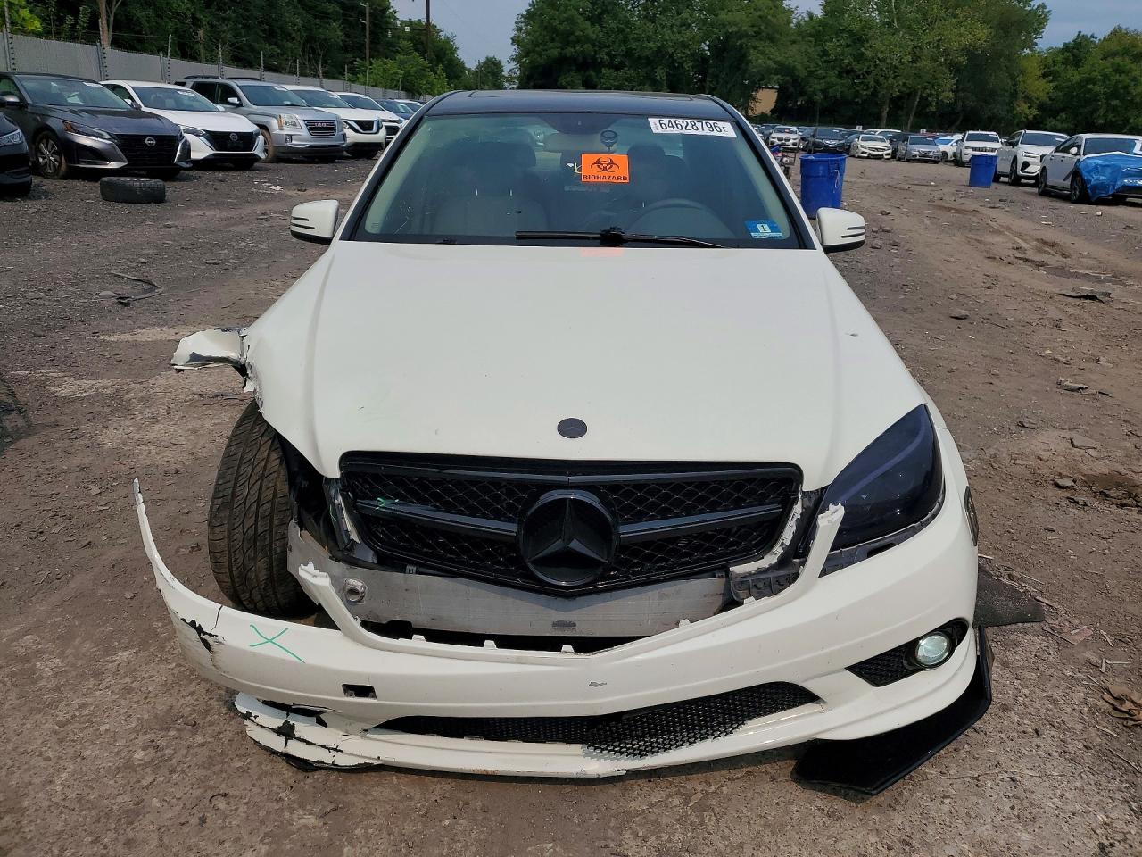 2011 Mercedes-benz C 300 4matic White vin: WDDGF8BB7BR183105