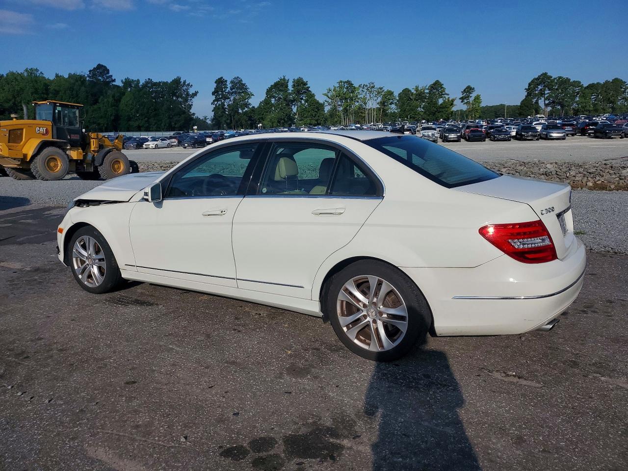 2012 Mercedes-benz C 300 4matic White vin: WDDGF8BB7CA649065
