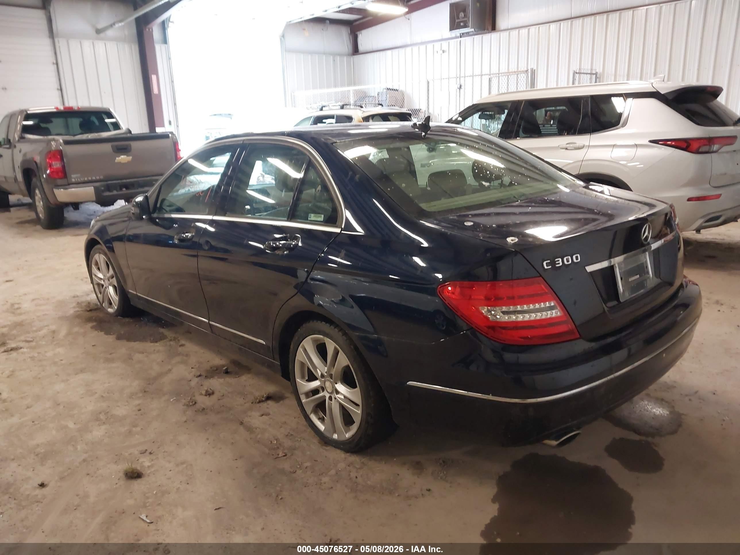 2012 Mercedes-benz C 300 Luxury 4matic Blue vin: WDDGF8BB7CF910343