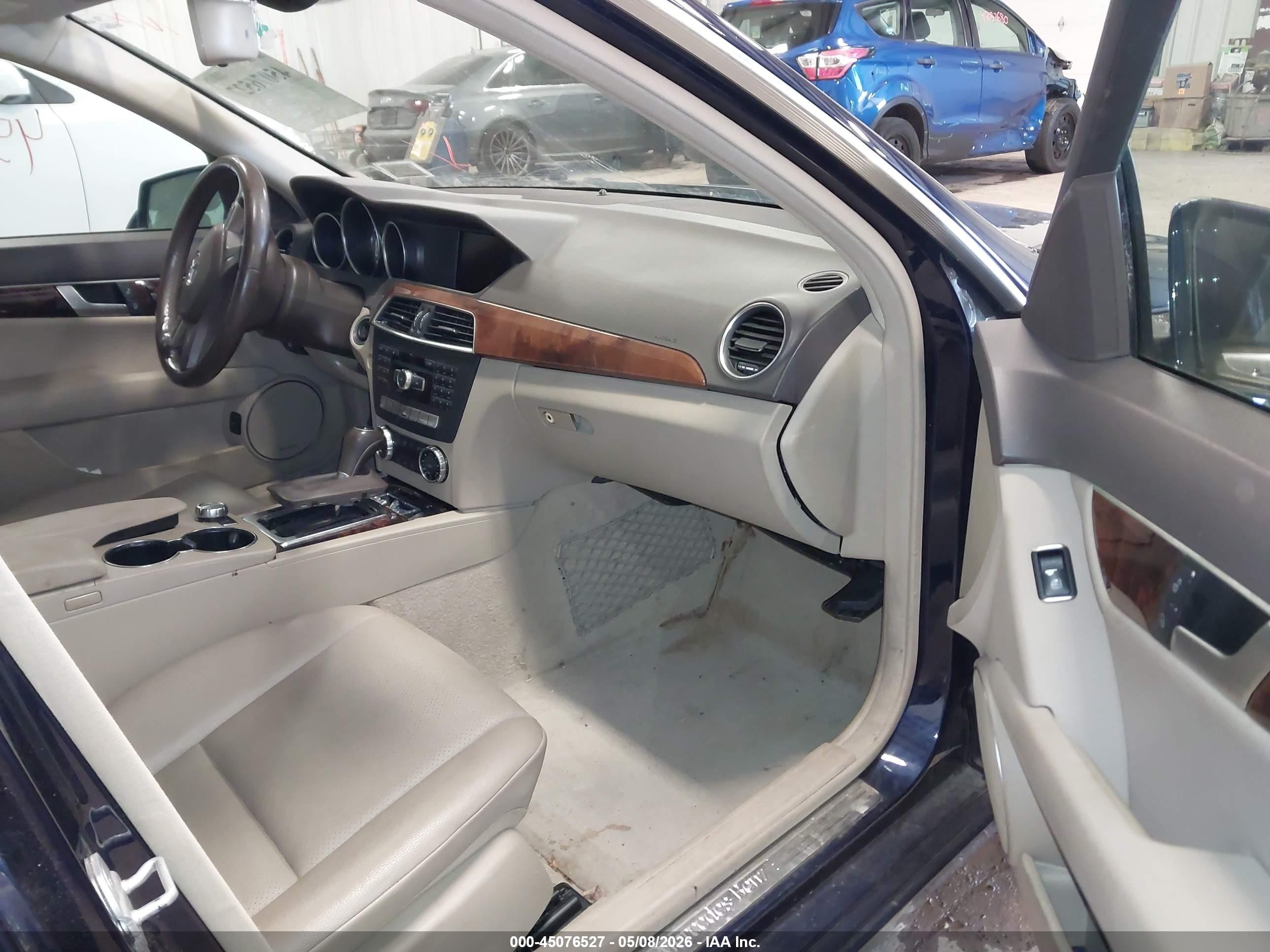 2012 Mercedes-benz C 300 Luxury 4matic Blue vin: WDDGF8BB7CF910343